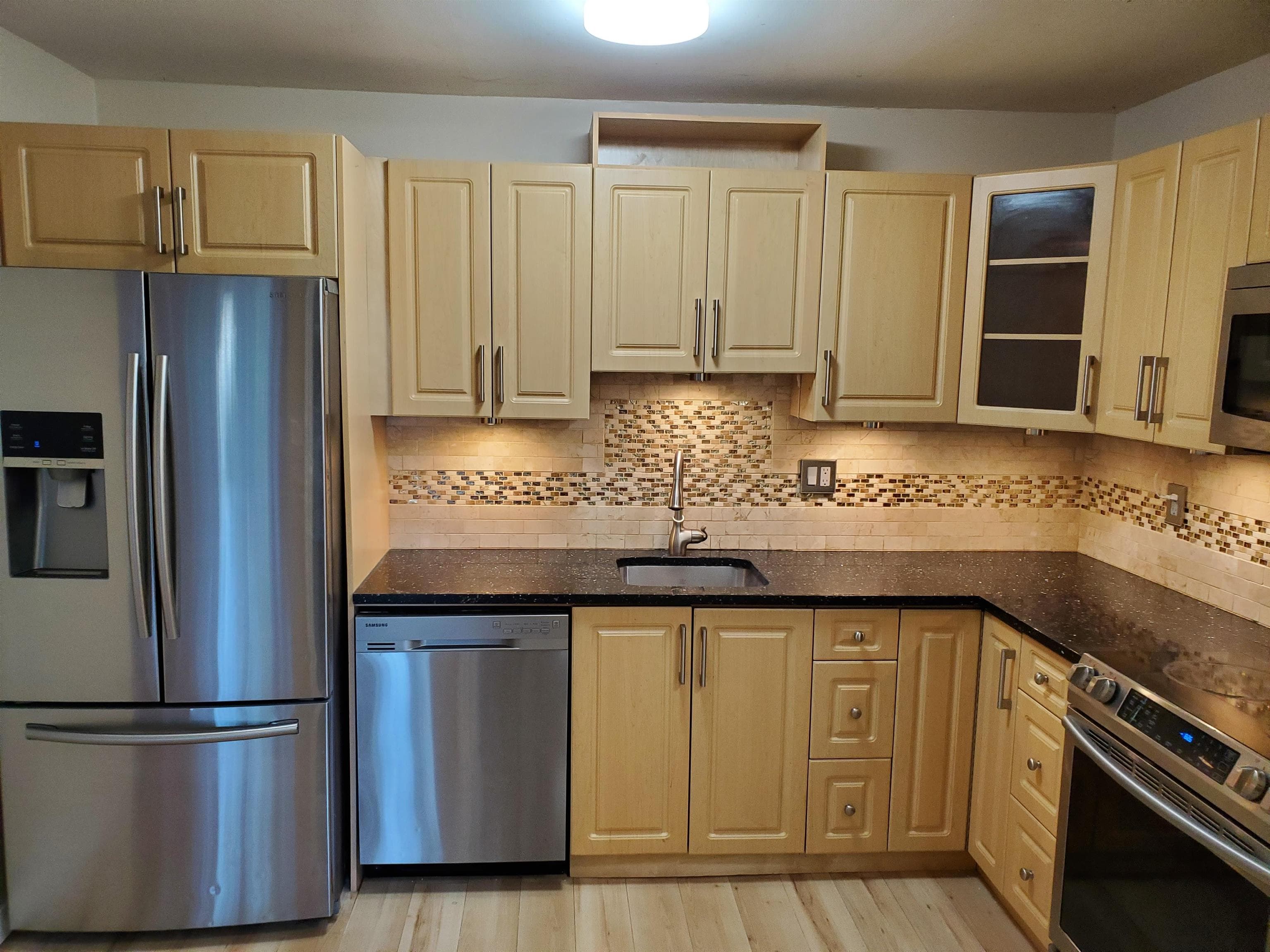 213 - 1122 King Albert Avenue, Coquitlam, V3J 1X7 — photo 3