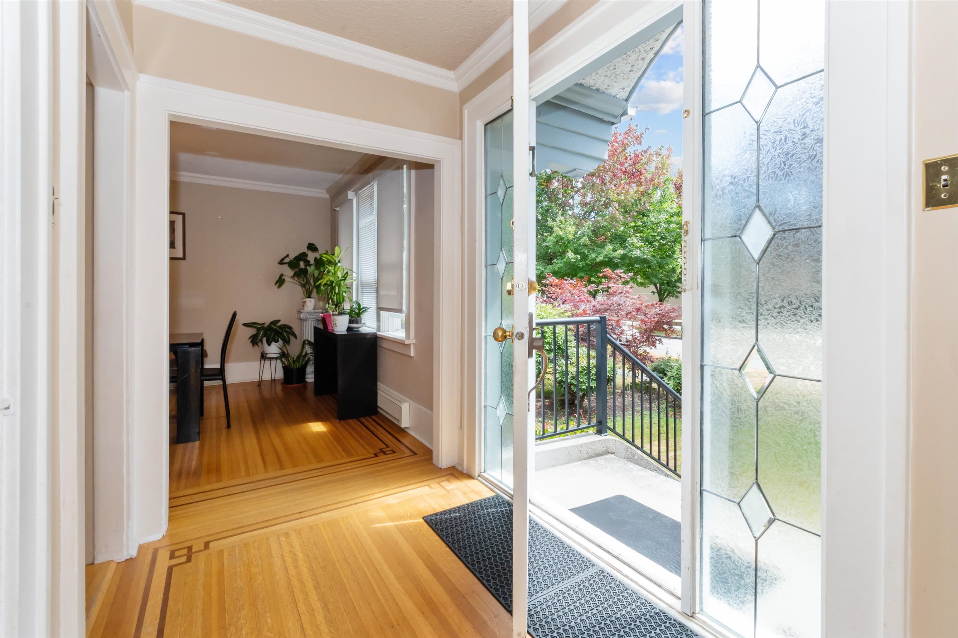 1945 W 45th Avenue, Vancouver, V6M 2H7 — photo 2