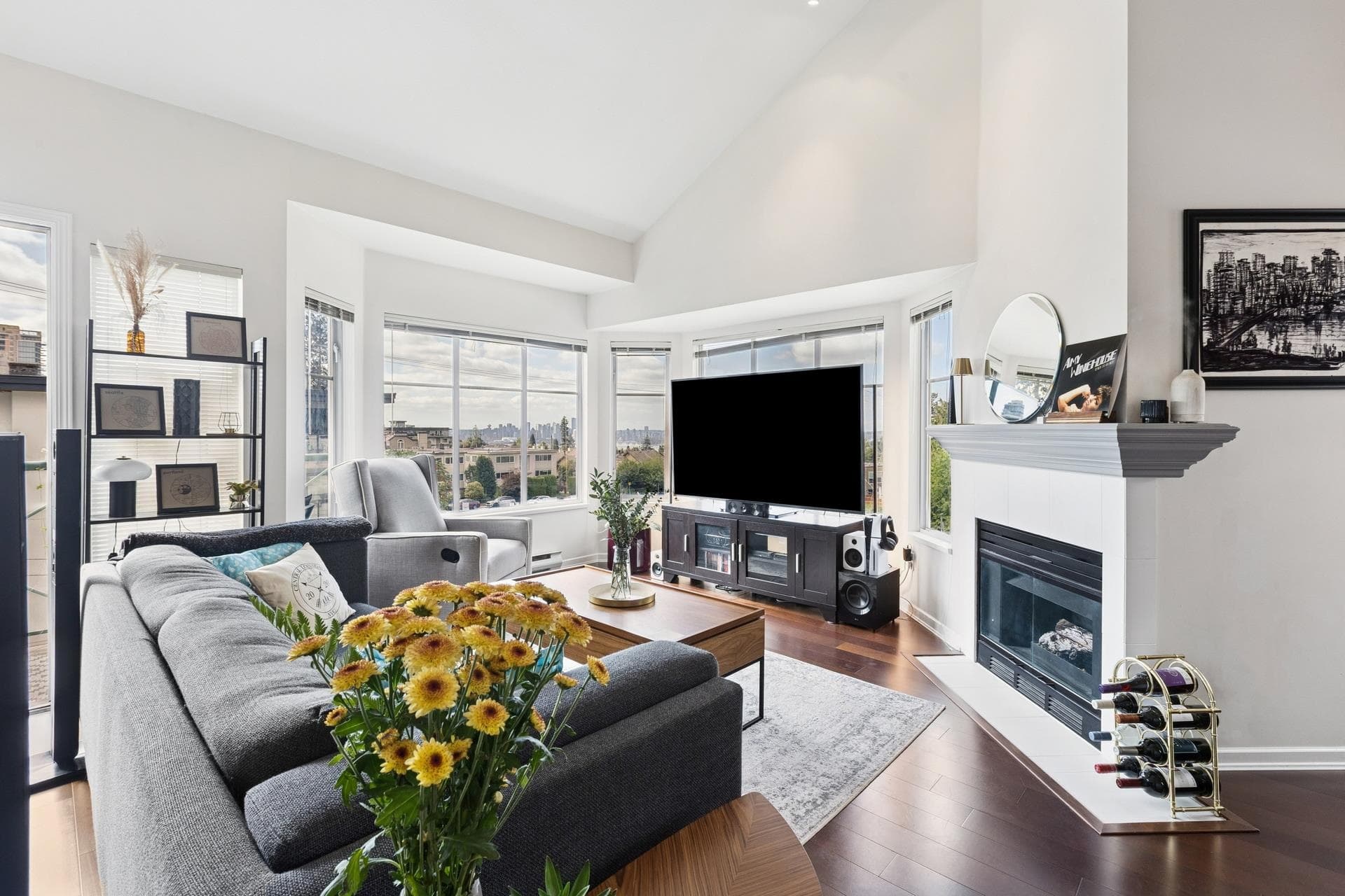 303 - 131 W 20th Street, North Vancouver, V7M 1Y2 — photo 3