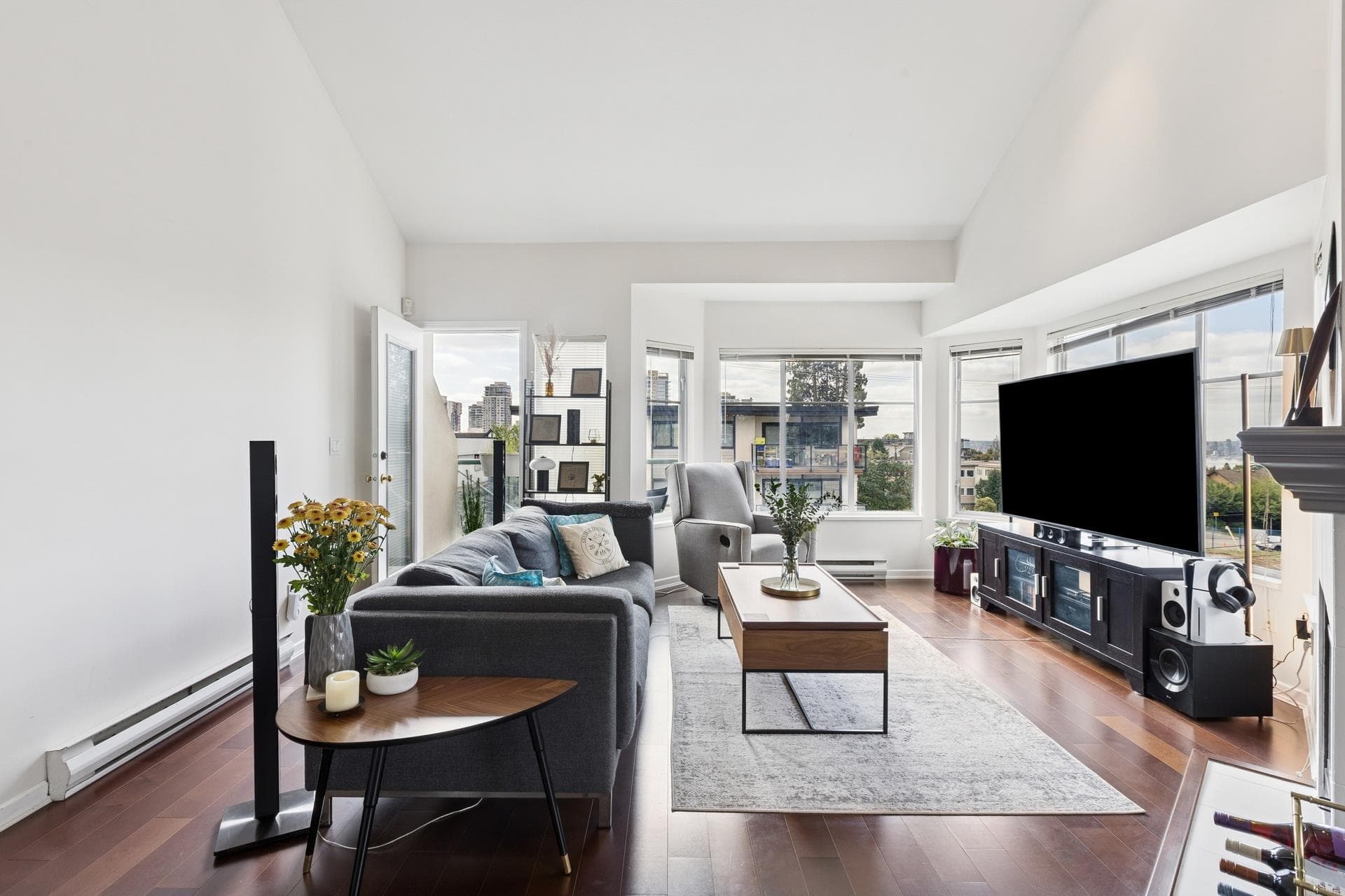 303 - 131 W 20th Street, North Vancouver, V7M 1Y2 — photo 4