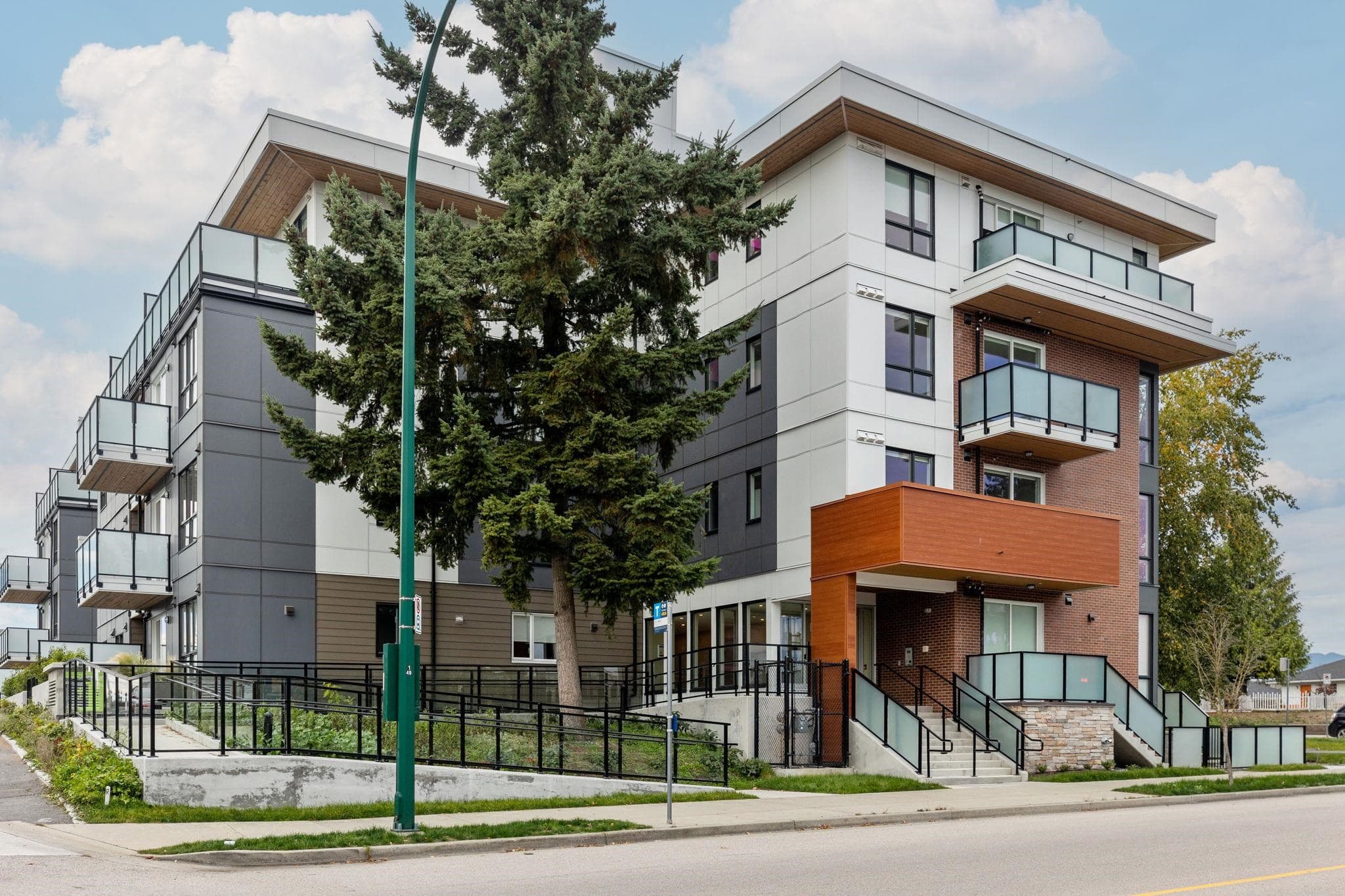 203 - 4933 Clarendon Street, Vancouver, V5R 0J6 — photo 1
