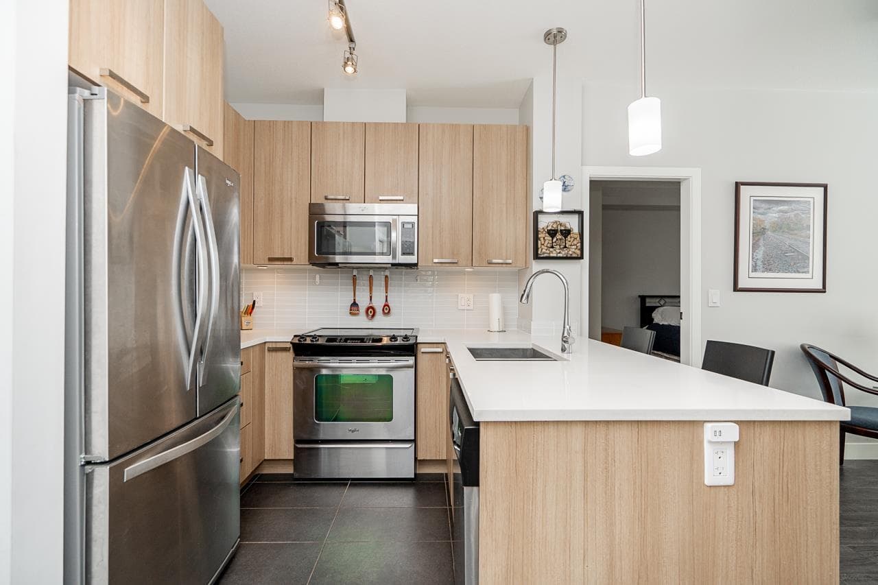 203 - 10477 154 Street, Surrey, V3R 0C6 — photo 4