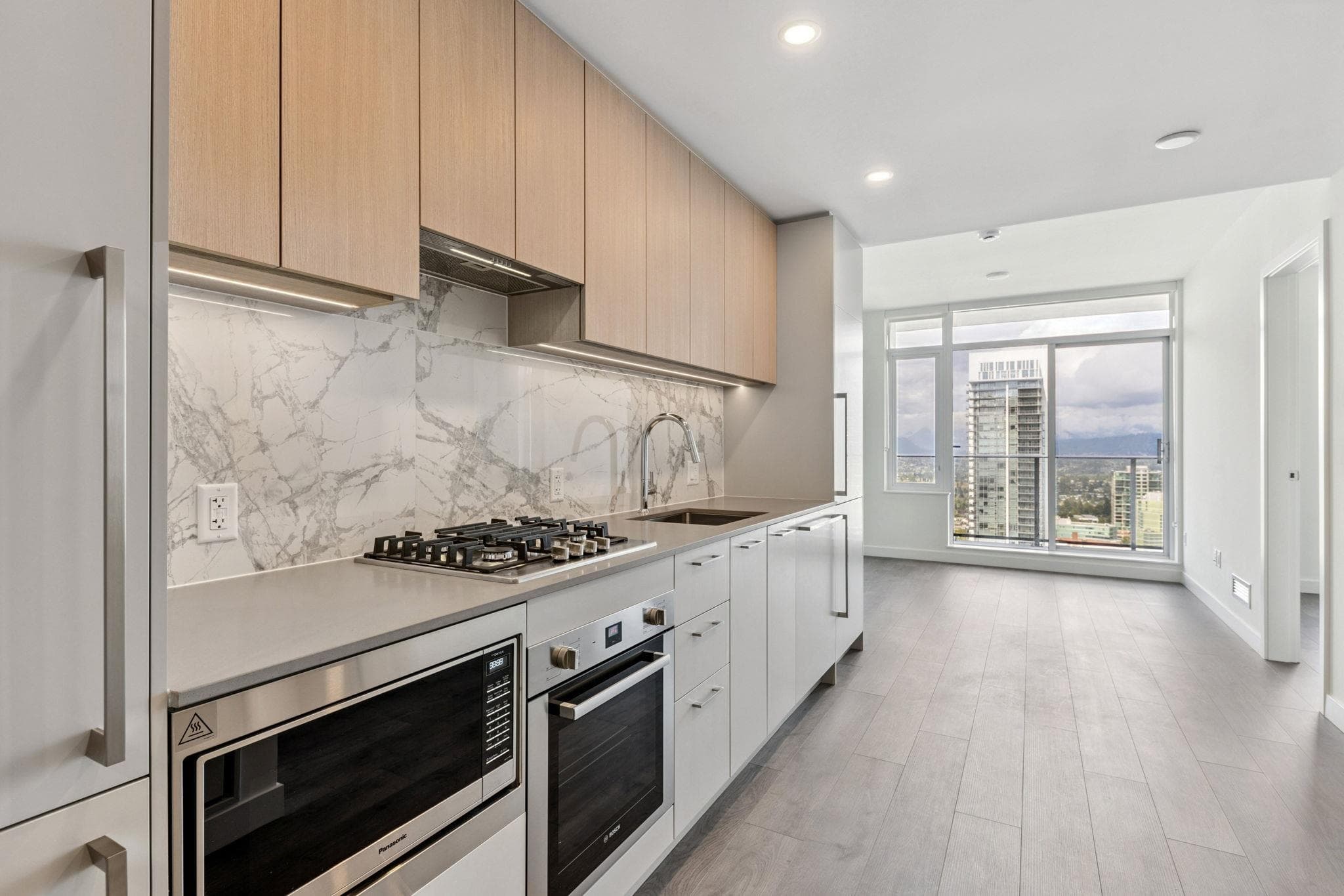 3208 - 6468 Willingdon Avenue, Burnaby, V5H 0L3 — photo 2