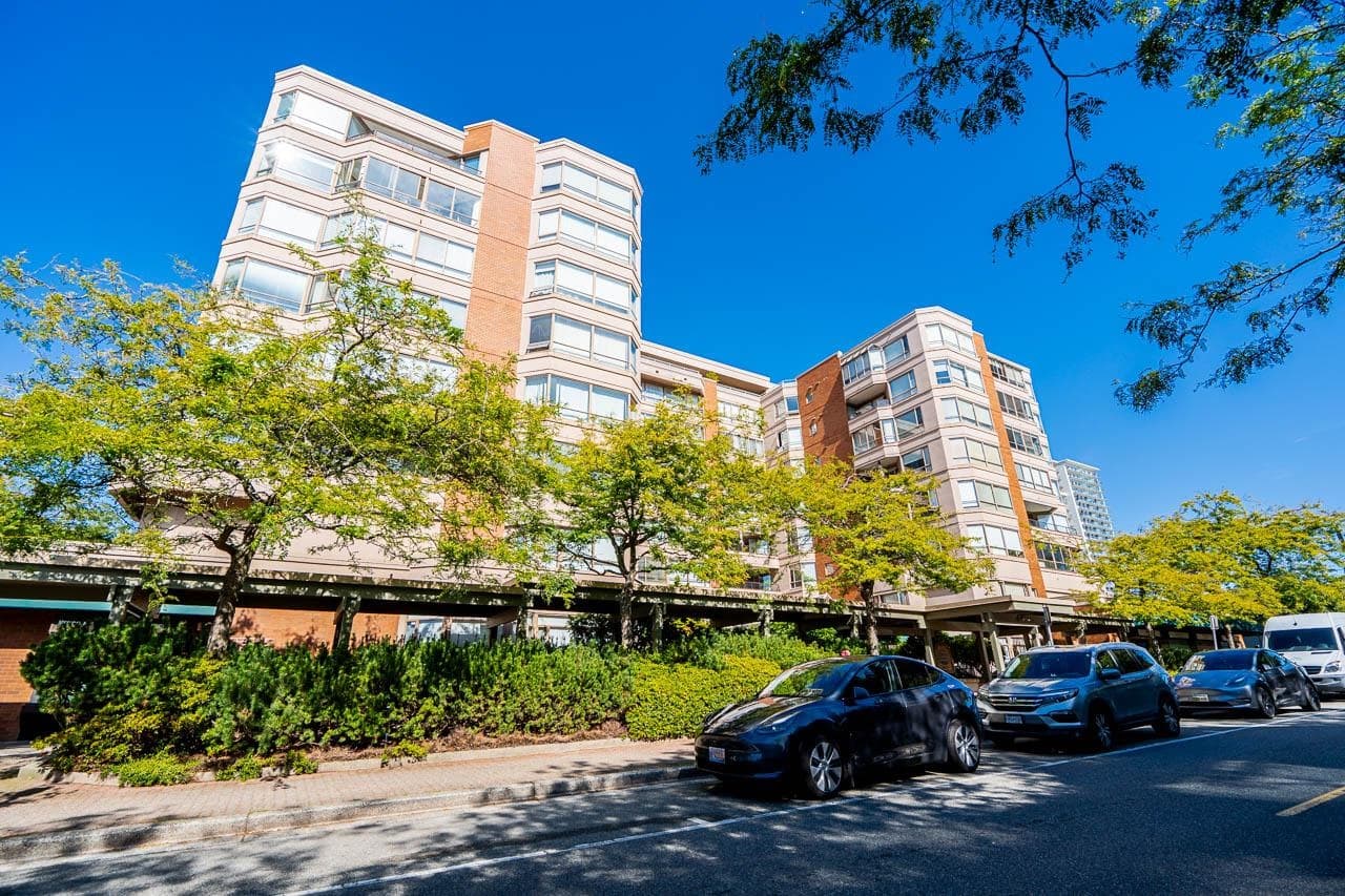 502 - 15111 Russell Avenue, White Rock