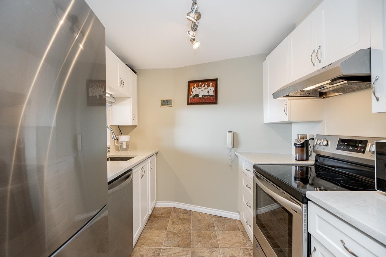 502 - 15111 Russell Avenue, White Rock, V4B 2P4 — photo 4