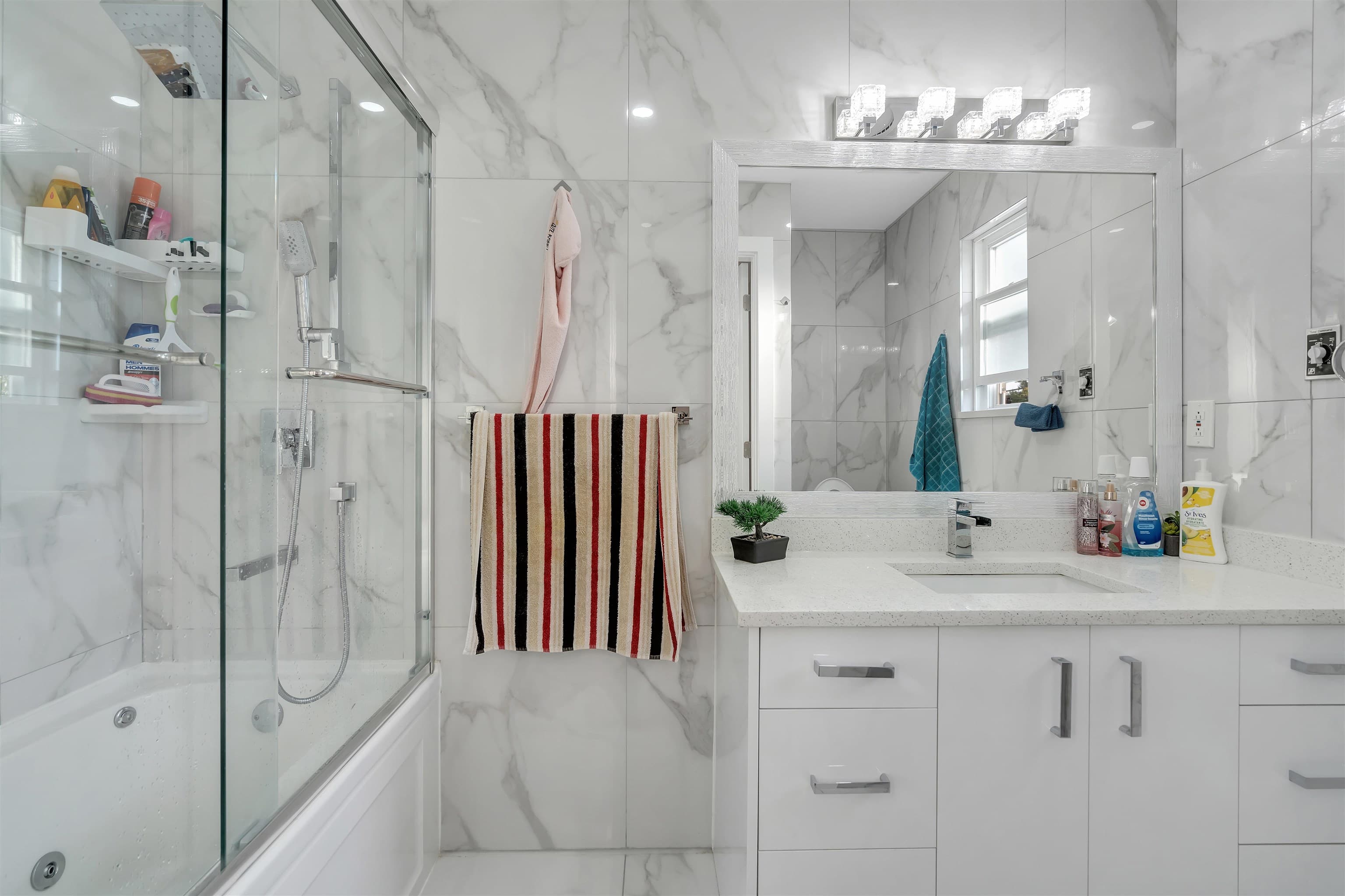 13208 66a Avenue, Surrey, V3W 8E3 — photo 5