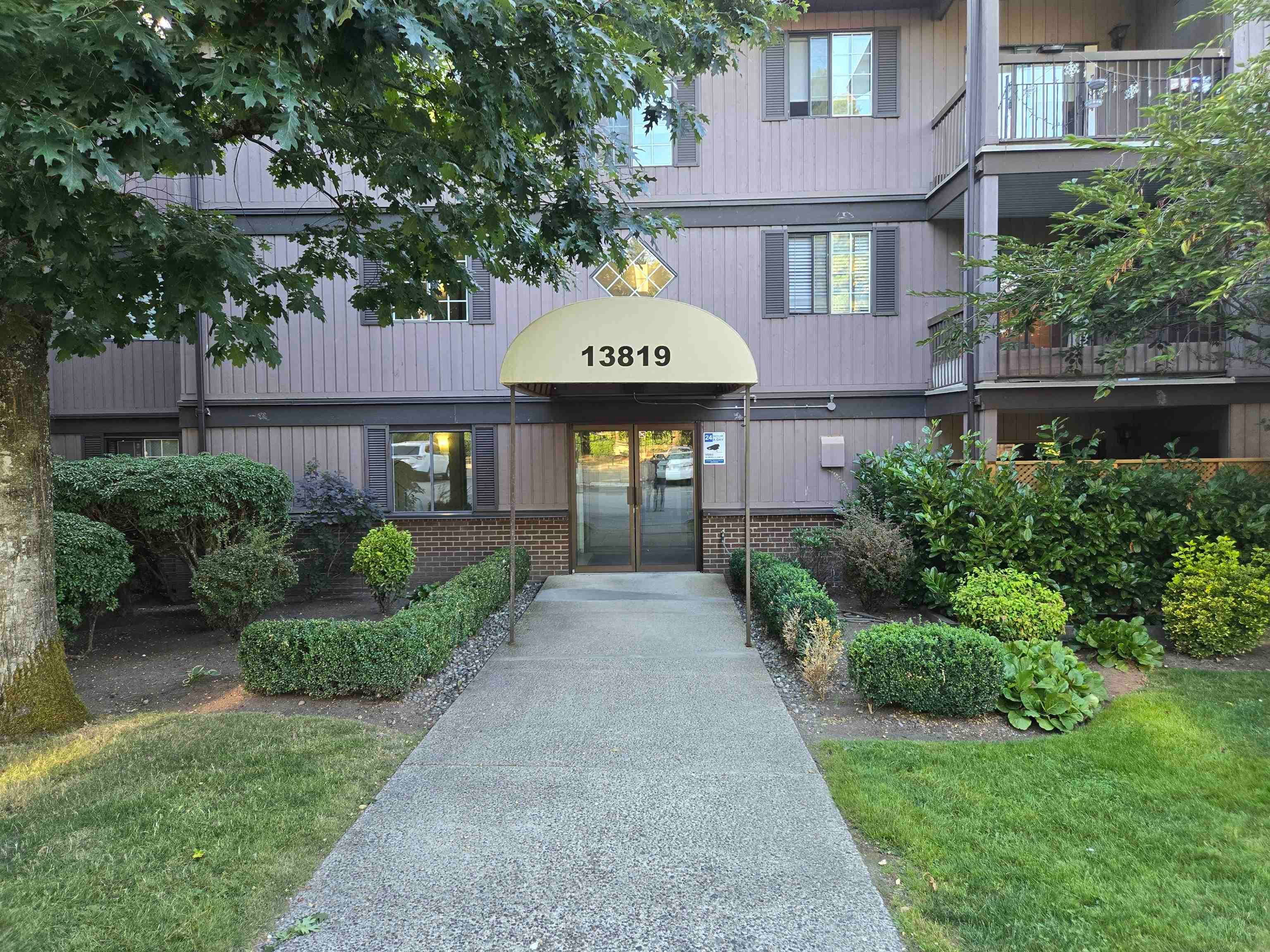 2203 - 13819 100 Avenue, Surrey