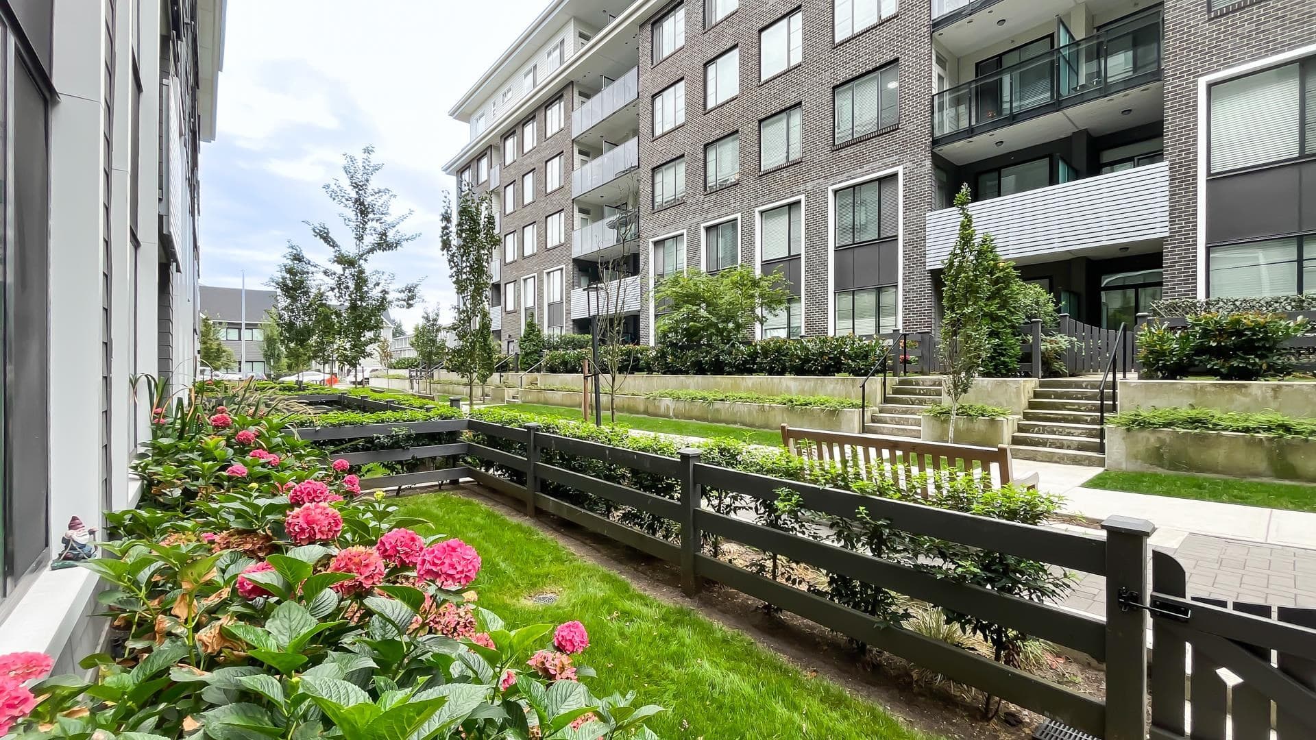105 - 15825 85 Avenue, Surrey, V4N 6W9 — photo 2