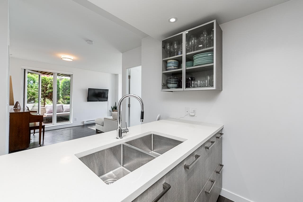 801 - 983 E Hastings Street, Vancouver, V6A 0G9 — photo 5