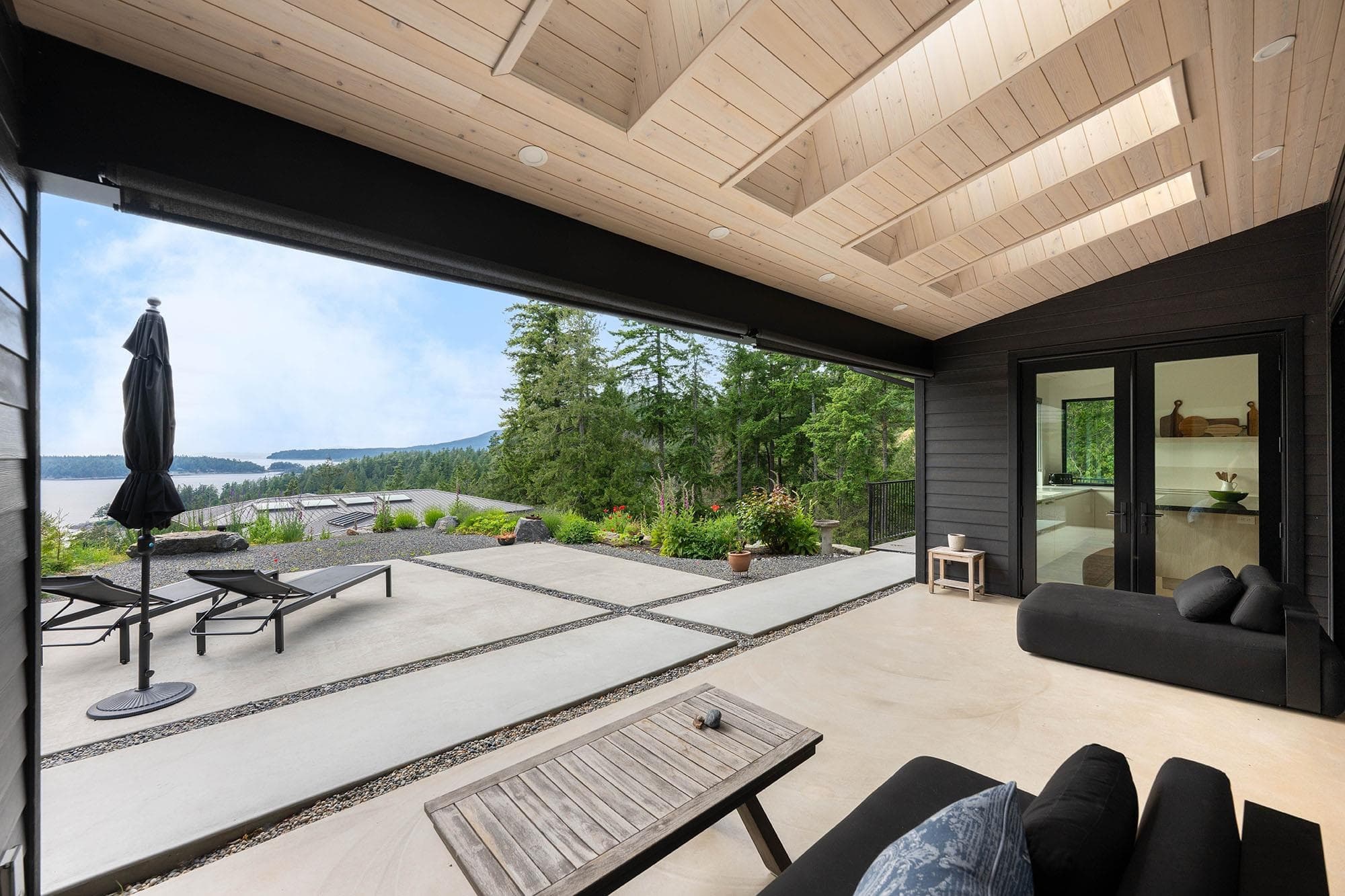 1620 Evergreen Lane, Bowen Island, V0N 1G2 — photo 2