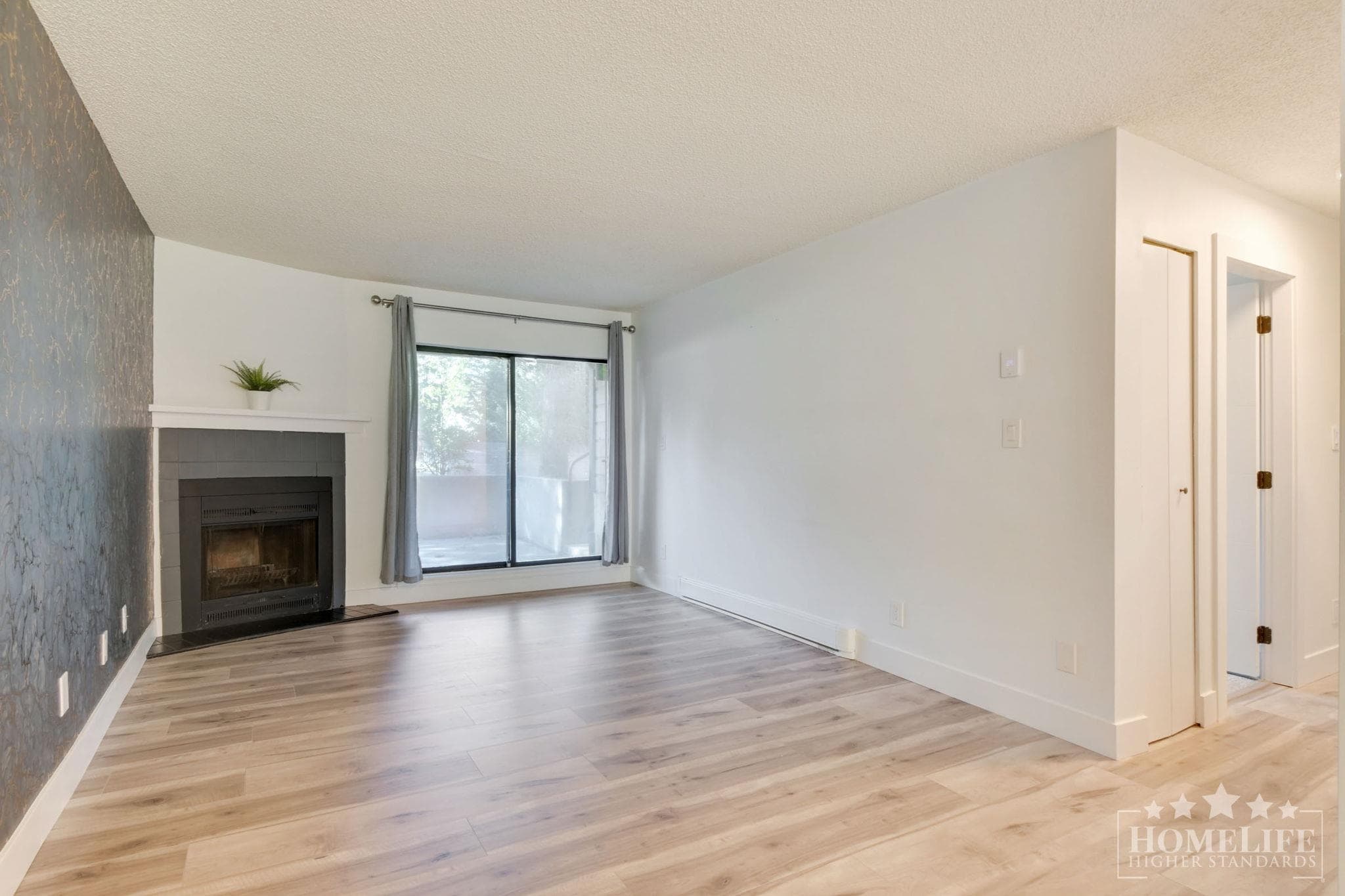 105 - 10560 154 Street, Surrey, V3R 8A3 — photo 2