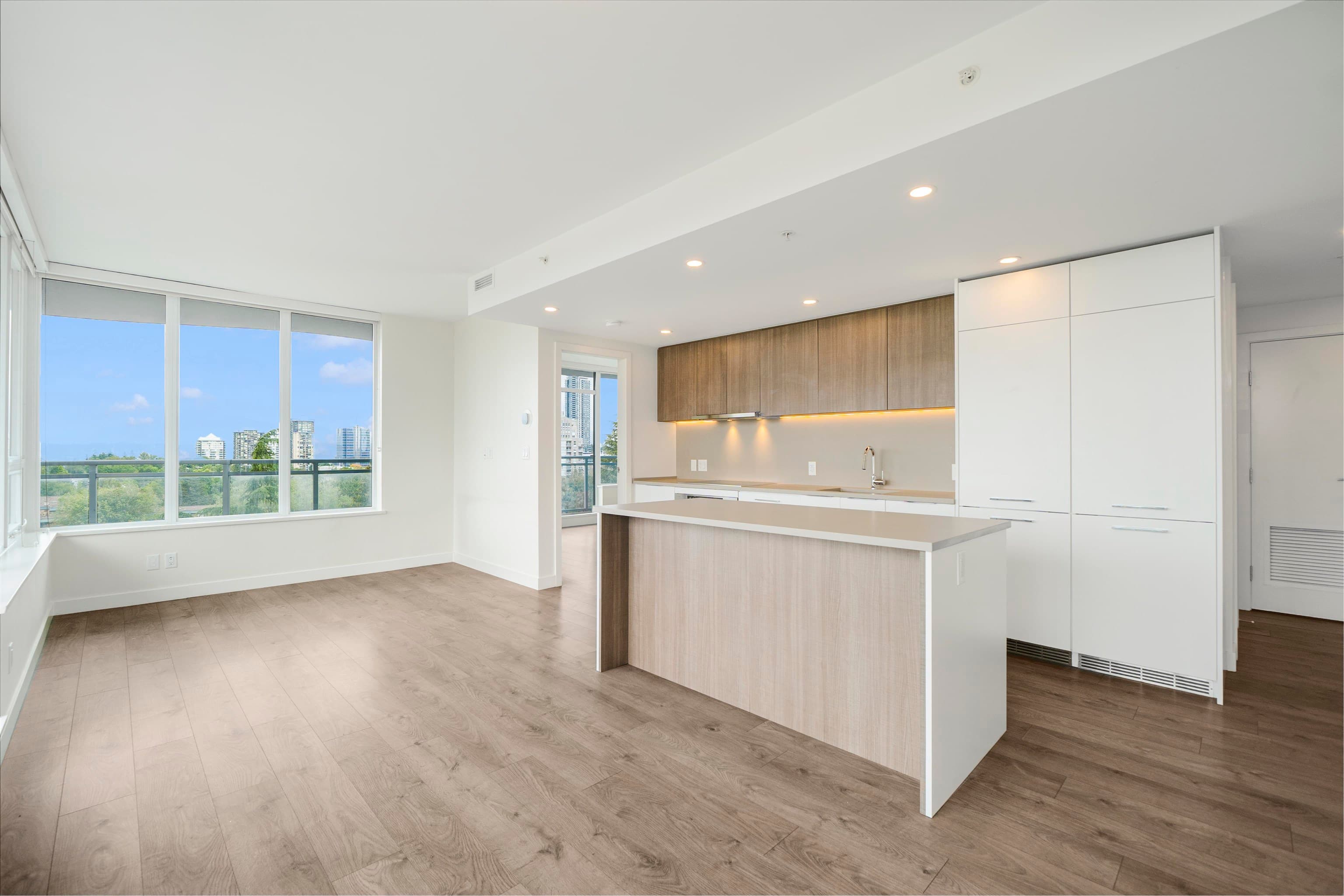 801 - 13318 104 Avenue, Surrey, V3T 0R2 — photo 4