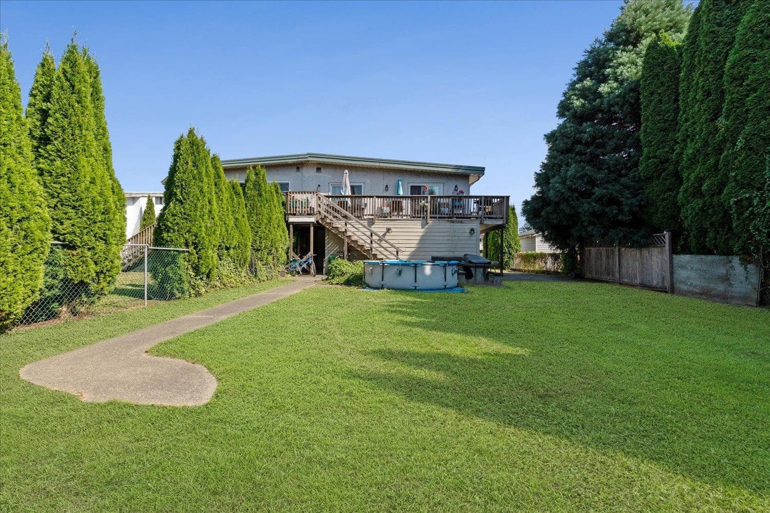 9225 James Street, Chilliwack, V2P 6G8 — photo 3