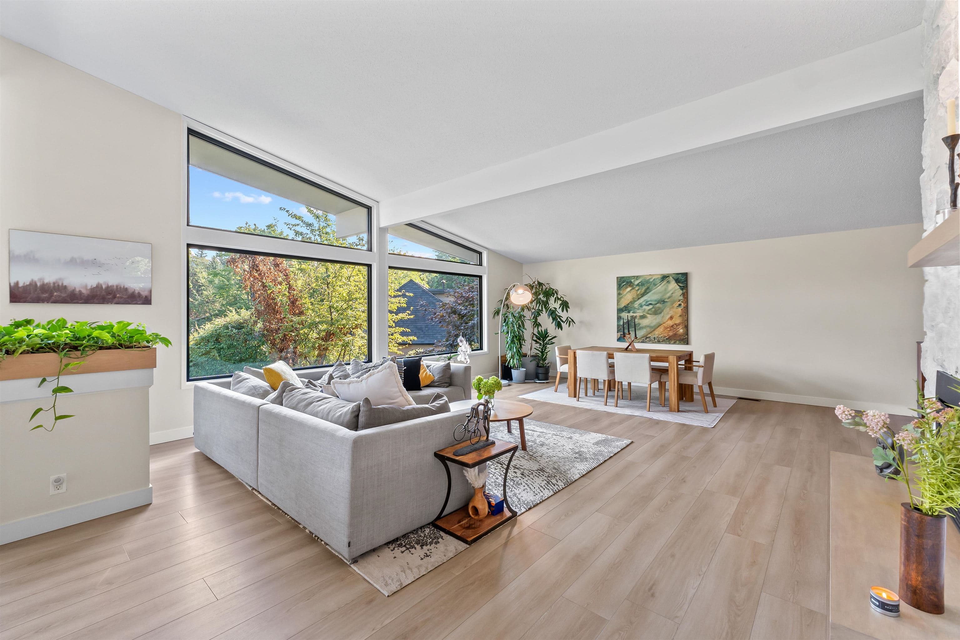 8 Halss Crescent, Vancouver, V6N 3N2 — photo 2