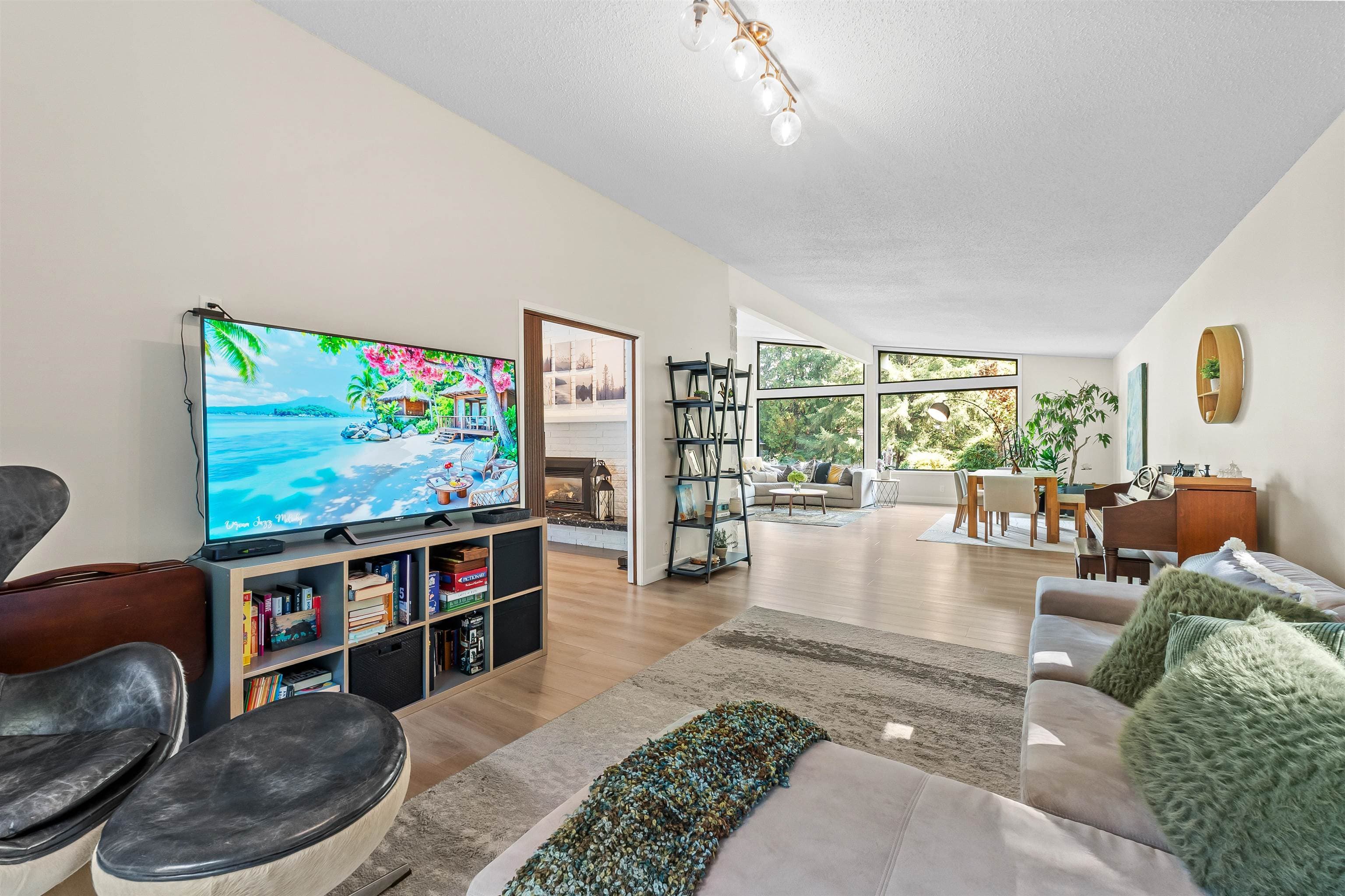8 Halss Crescent, Vancouver, V6N 3N2 — photo 3