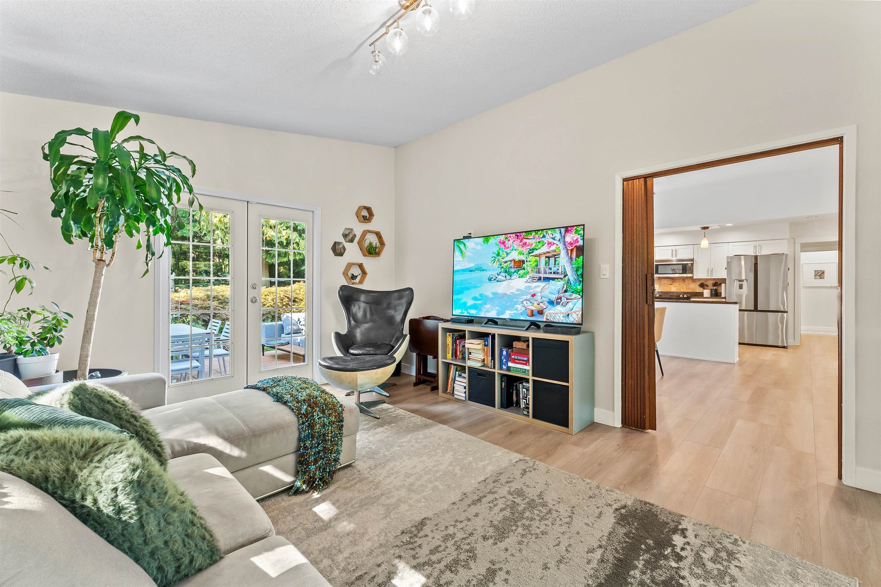 8 Halss Crescent, Vancouver, V6N 3N2 — photo 4