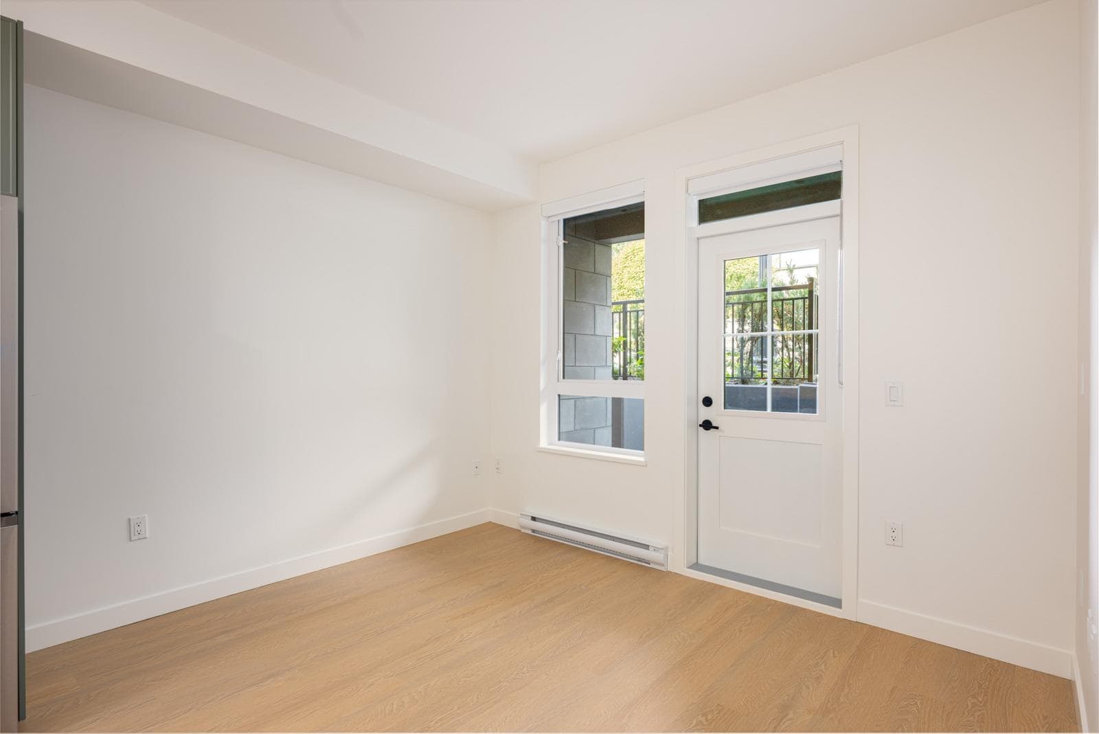 211 - 215 Mcbay Lane, Coquitlam, V3K 0H7 — photo 3