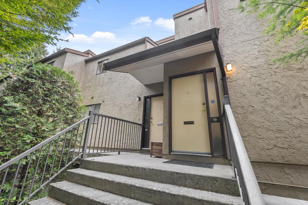 19 - 220 E 4th Street, North Vancouver, V7L 1H9 — photo 3