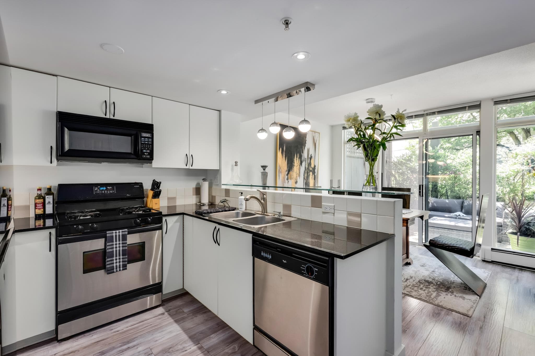 TH6 - 63 Keefer Place, Vancouver, V6B 6N6 — photo 4