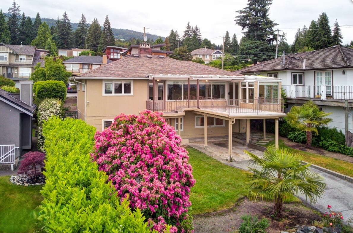 1530 Nelson Avenue, West Vancouver, V7V 2P2 — photo 1