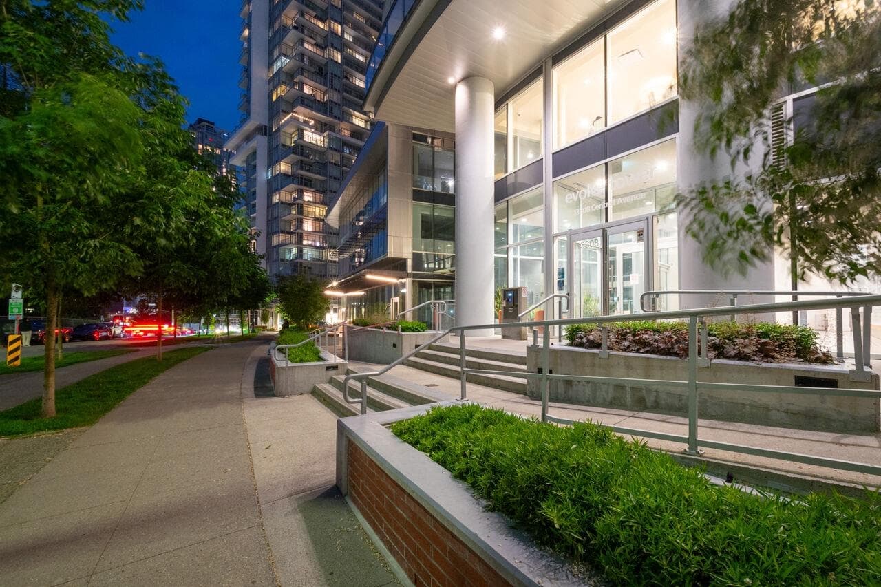 3403 - 13308 Central Avenue, Surrey, V3T 0M4 — photo 3