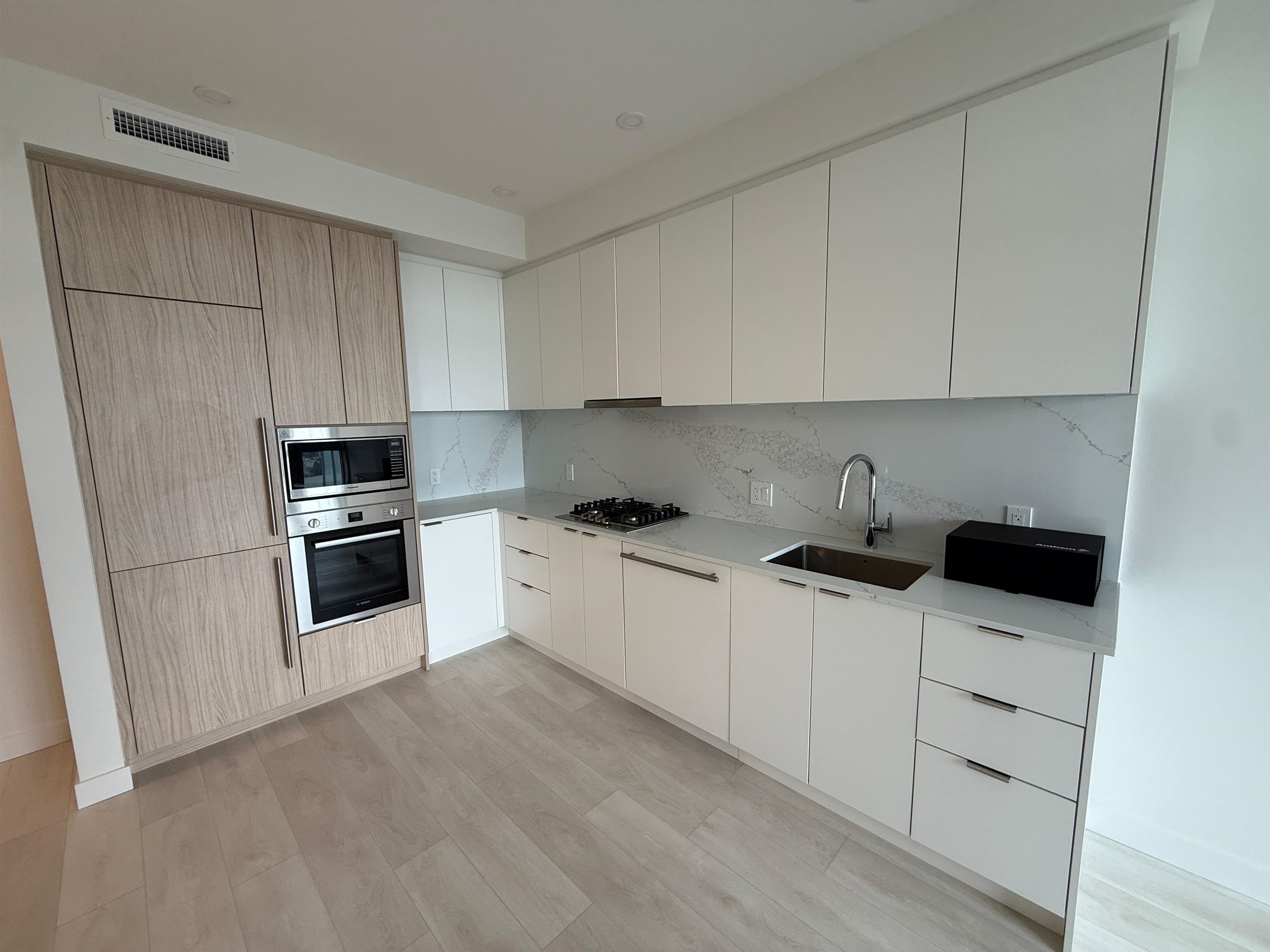 2501 - 537 Cottonwood Avenue, Coquitlam, V3J 0S4 — photo 3