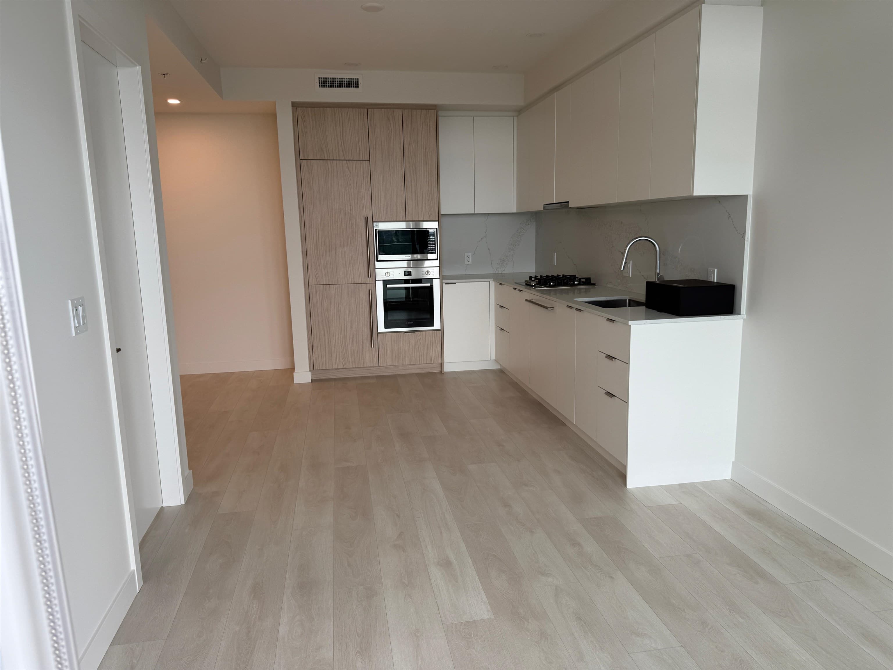 2501 - 537 Cottonwood Avenue, Coquitlam, V3J 0S4 — photo 4