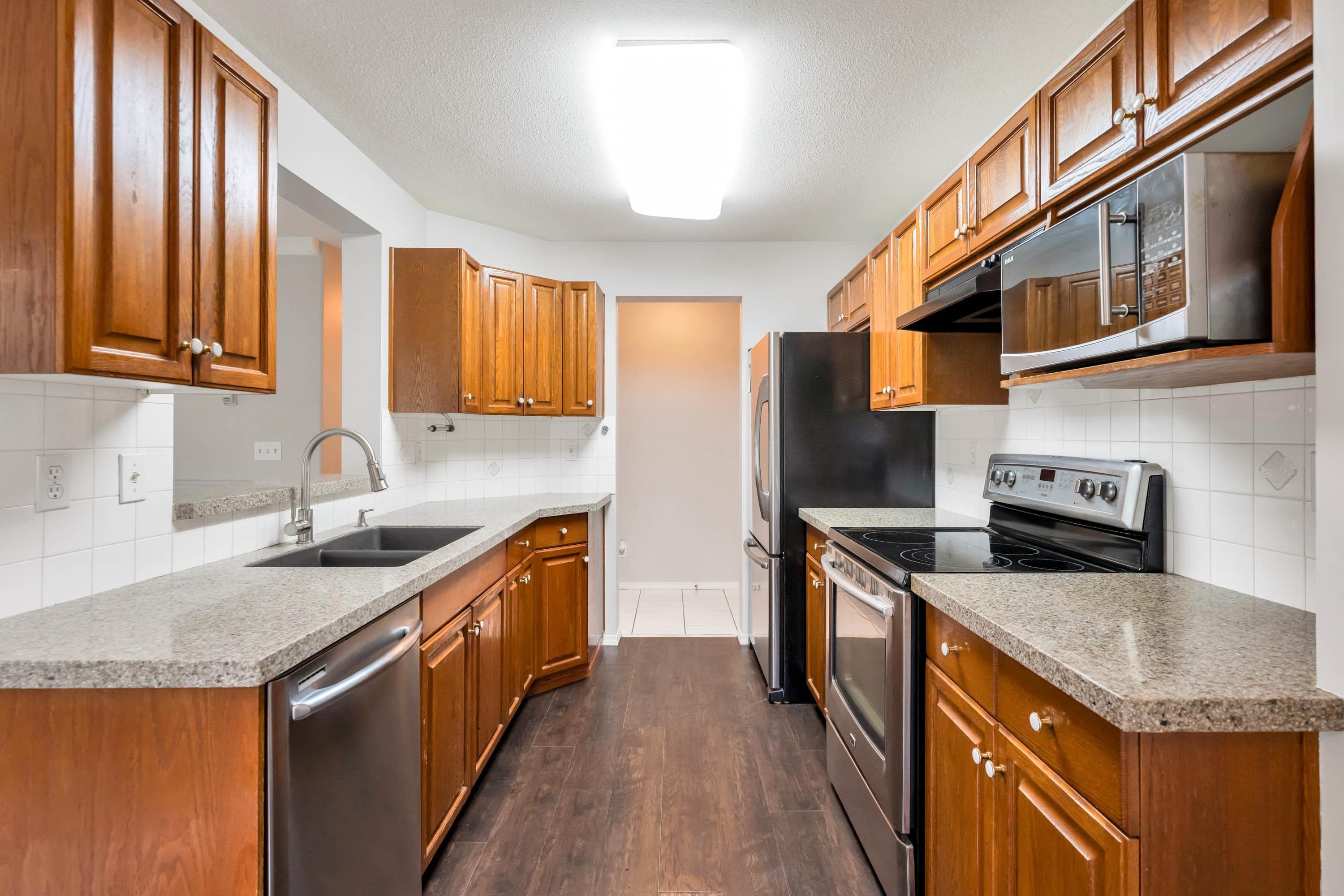 202 - 13870 70 Avenue, Surrey, V3W 0R9 — photo 3