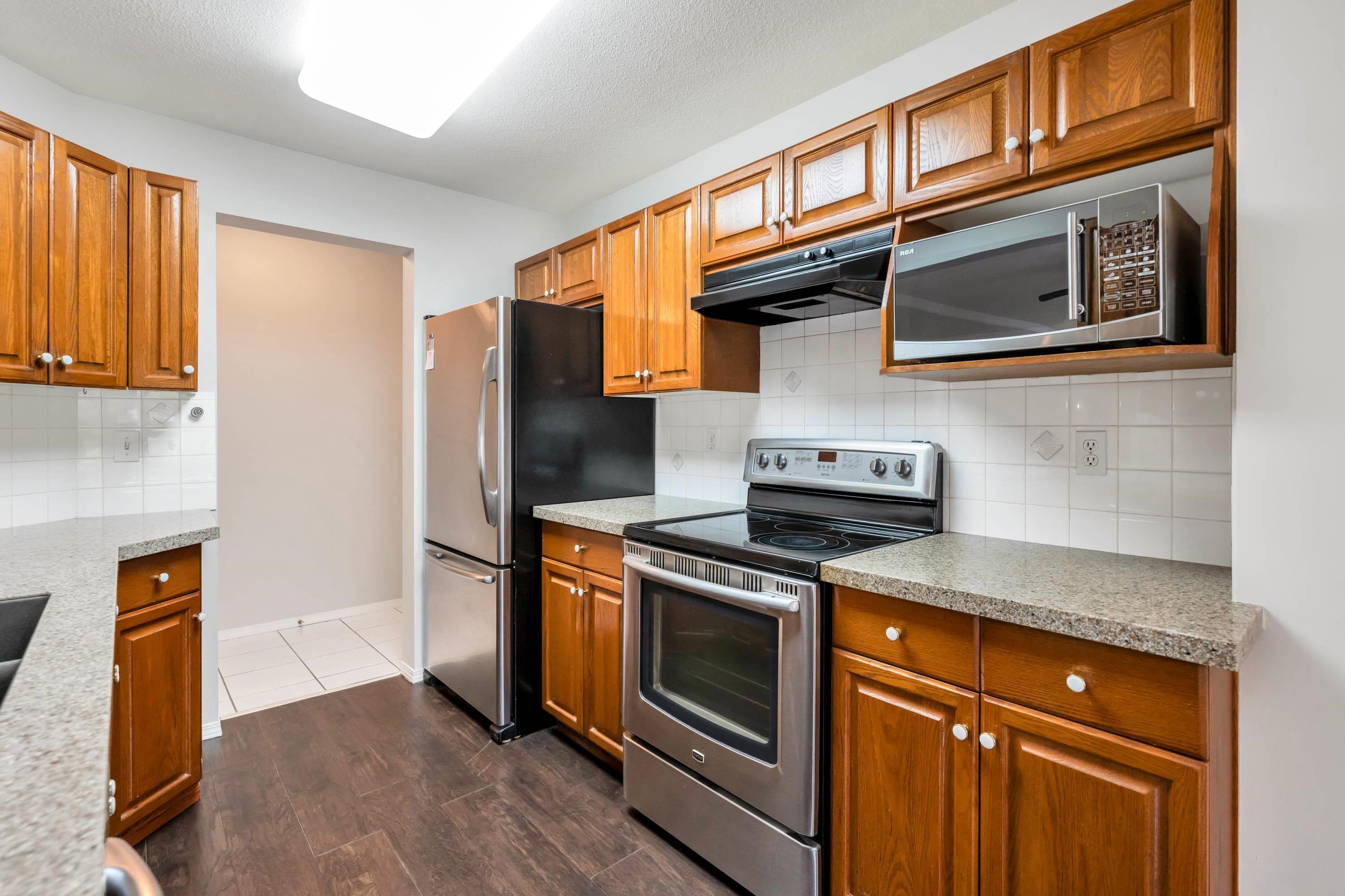 202 - 13870 70 Avenue, Surrey, V3W 0R9 — photo 5