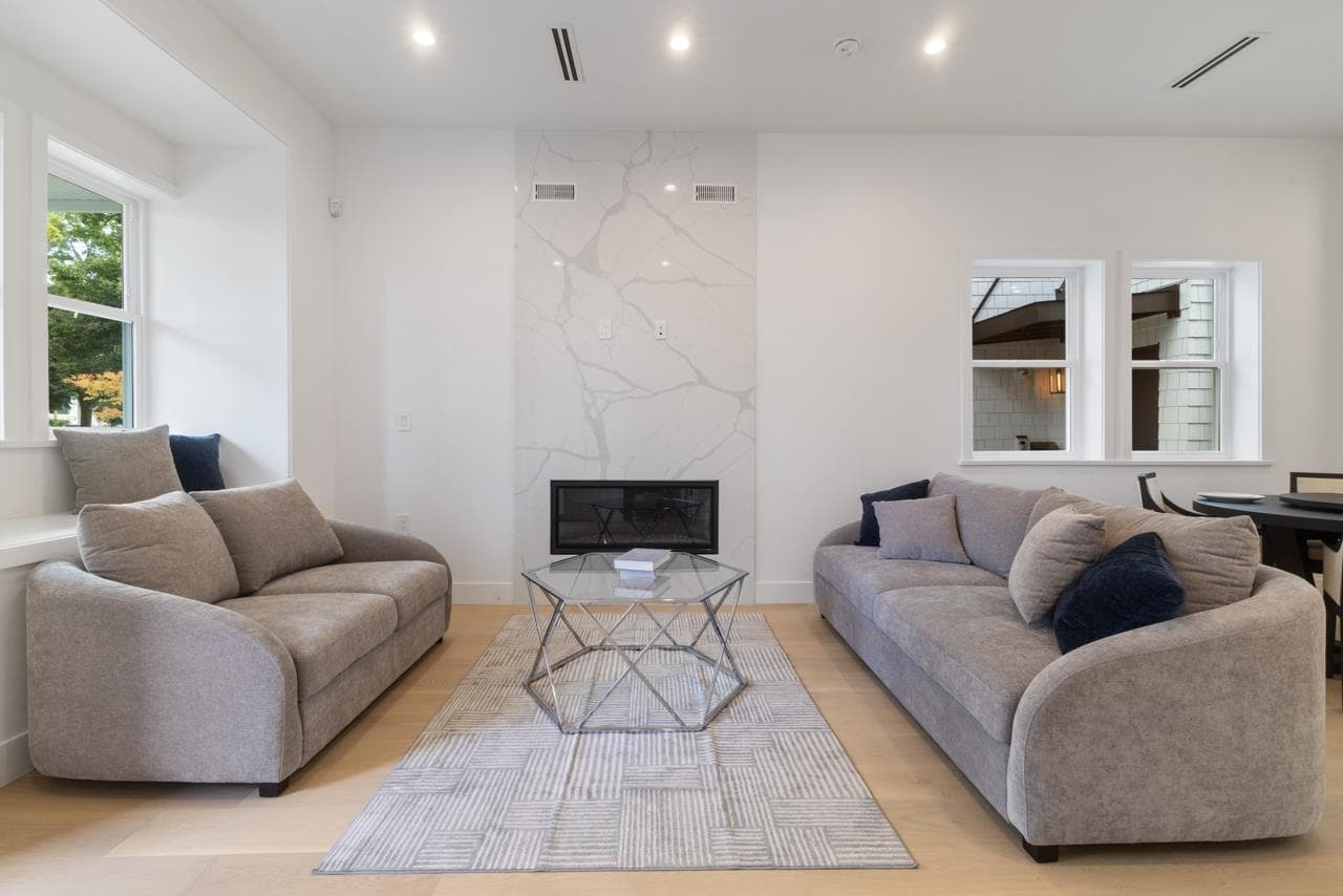 1 - 2022 E 4th Avenue, Vancouver, V5N 1K4 — photo 2