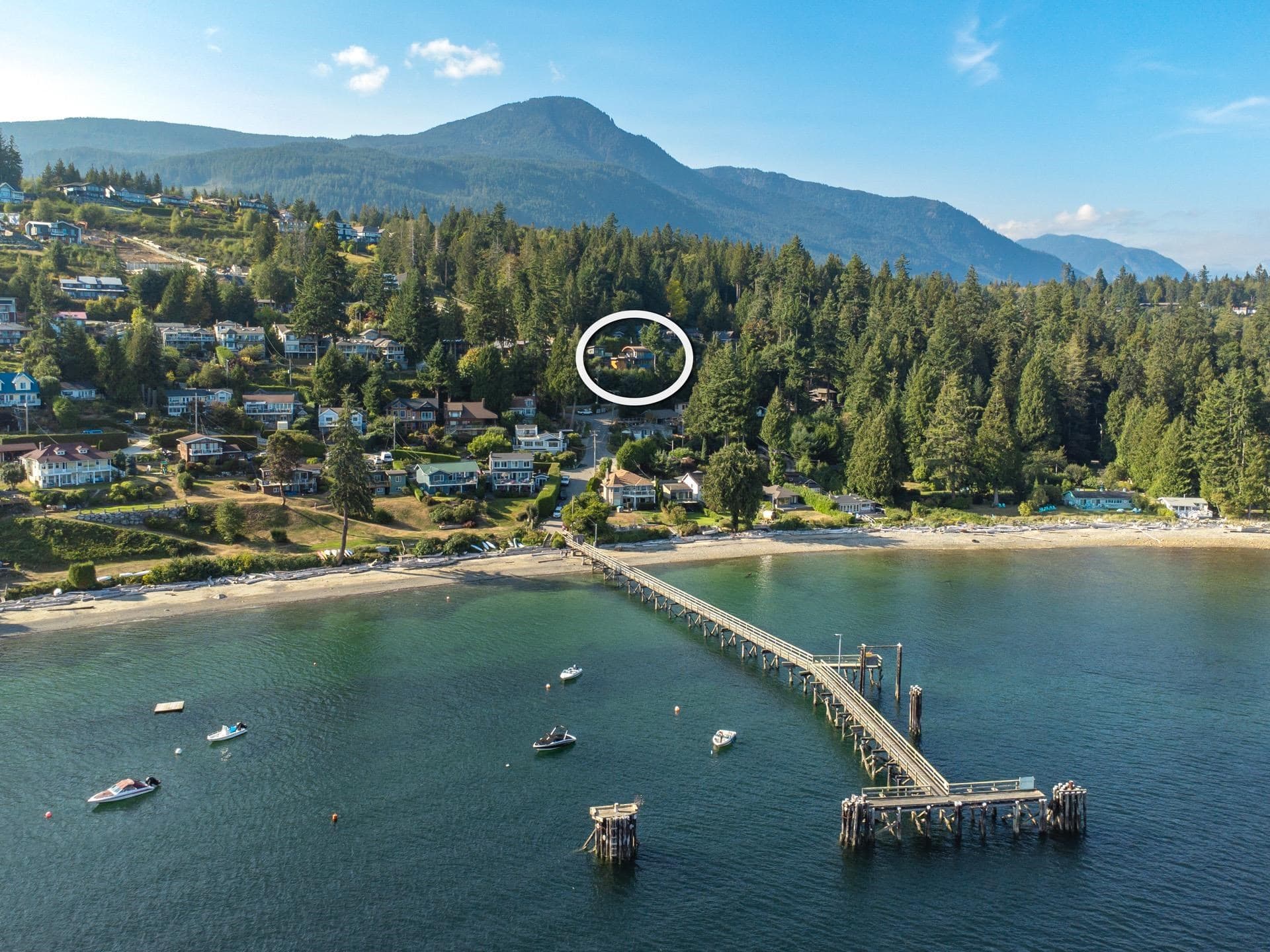 1832 North Road, Gibsons, V0N 1V1 — photo 2