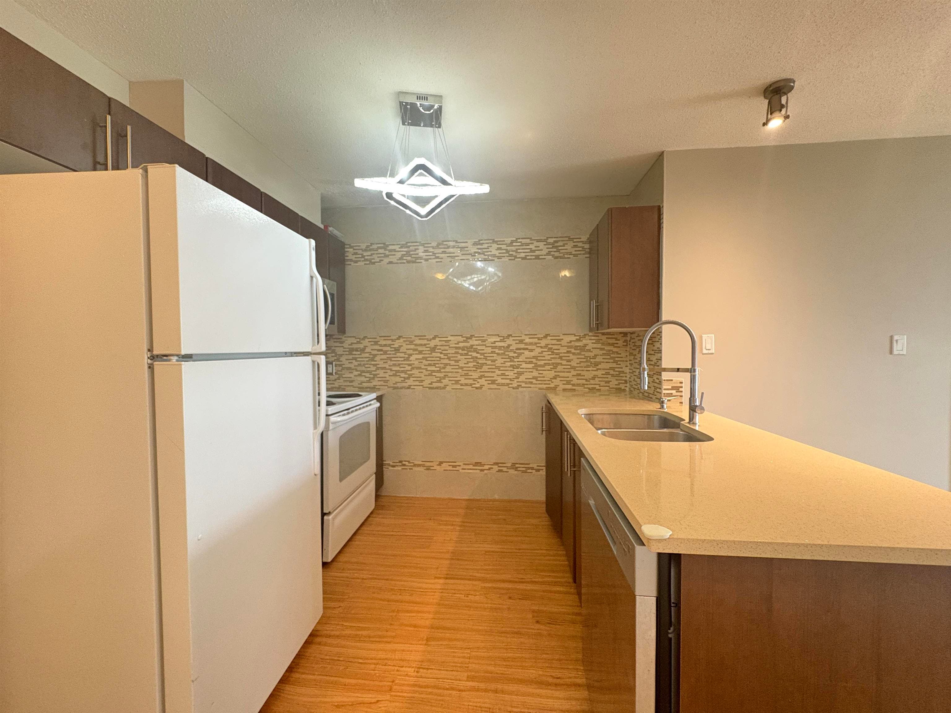 21xx - 1178 Heffley Crescent, Coquitlam, V3B 0A7 — photo 3