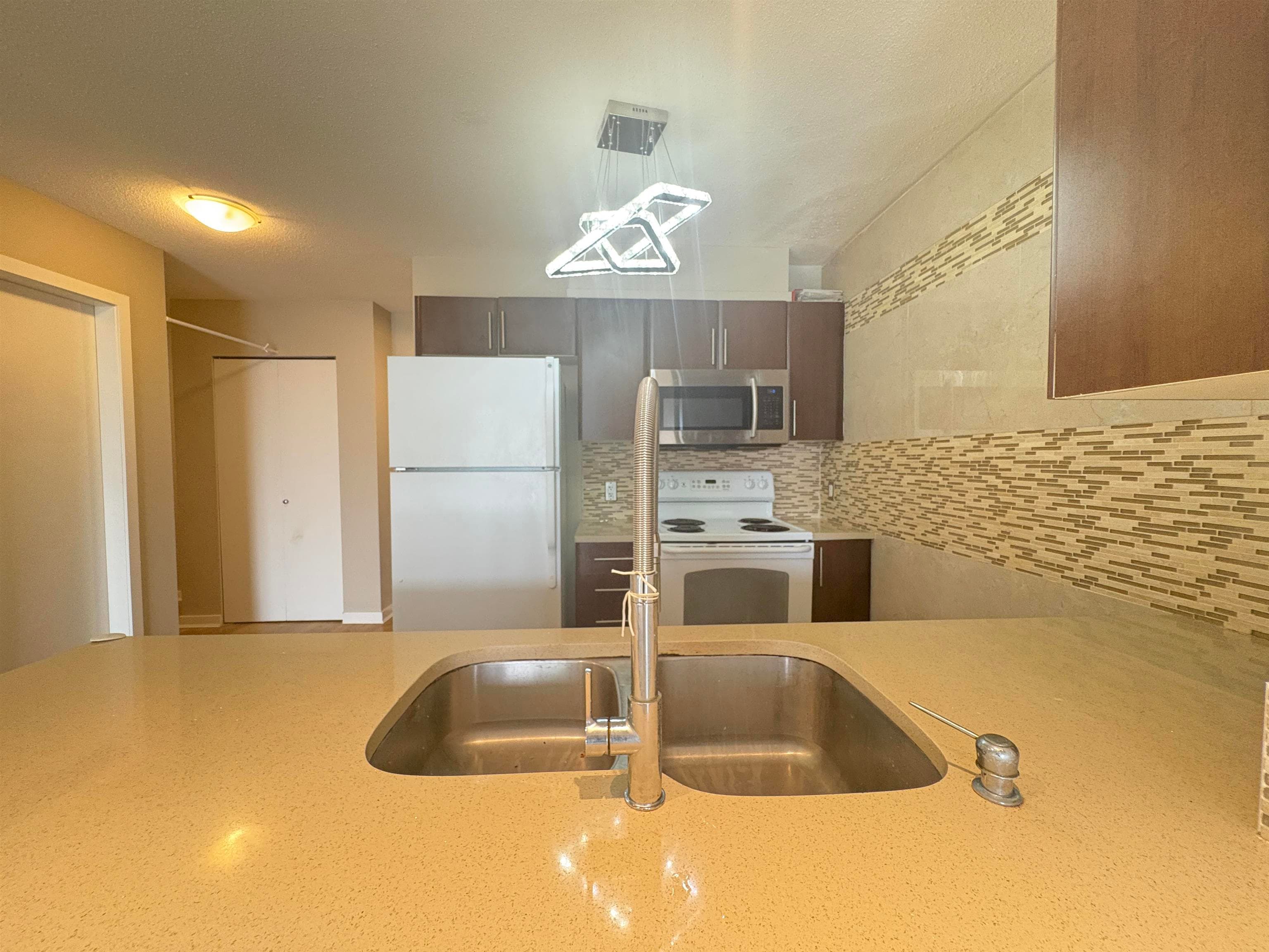 21xx - 1178 Heffley Crescent, Coquitlam, V3B 0A7 — photo 4