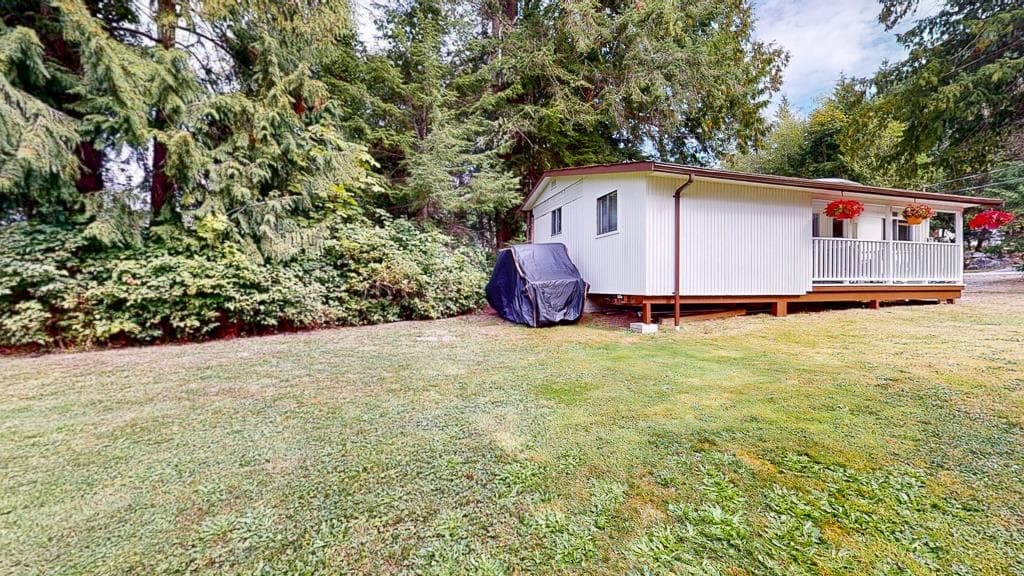 5223 Wesjac Road, Madeira Park, V0N 2H1 — photo 2