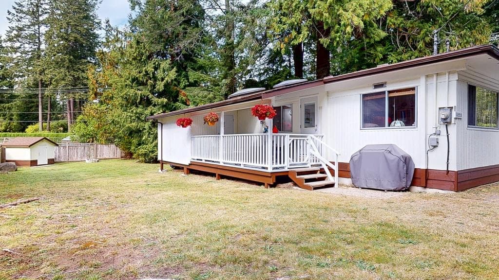 5223 Wesjac Road, Madeira Park, V0N 2H1 — photo 3