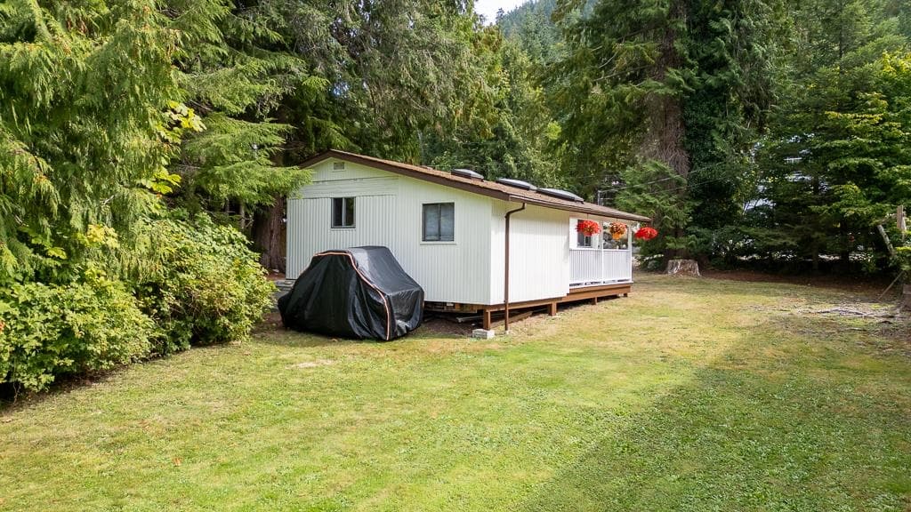 5223 Wesjac Road, Madeira Park