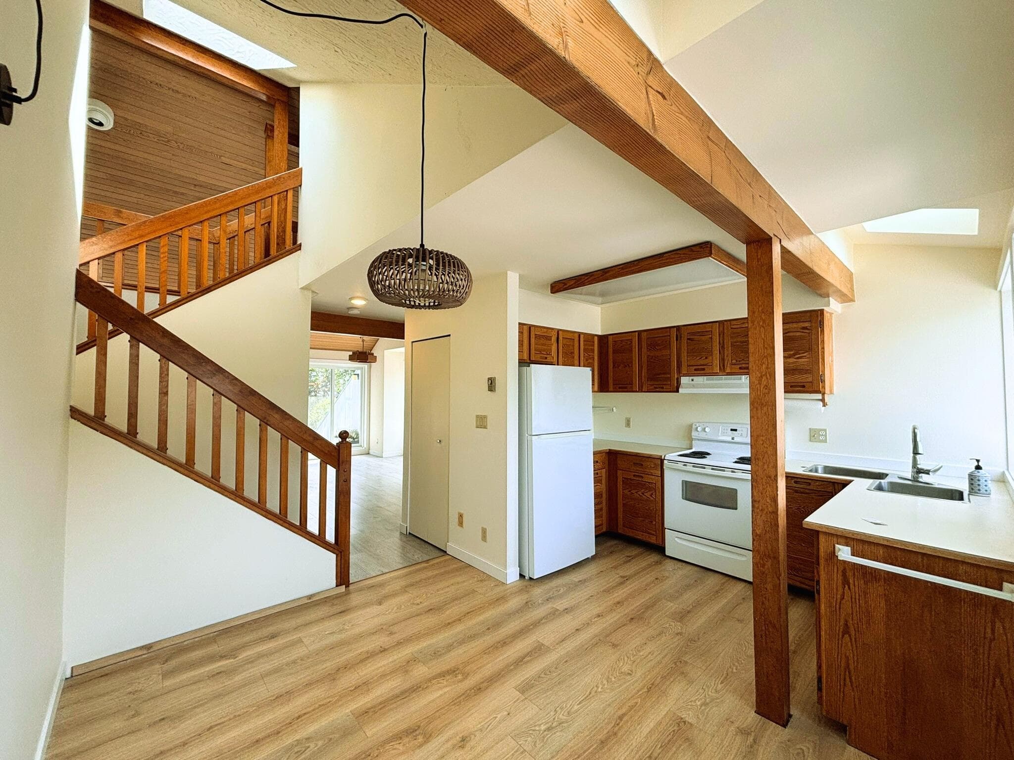 9 - 5753 Wharf Avenue, Sechelt, V7Z 0H5 — photo 4
