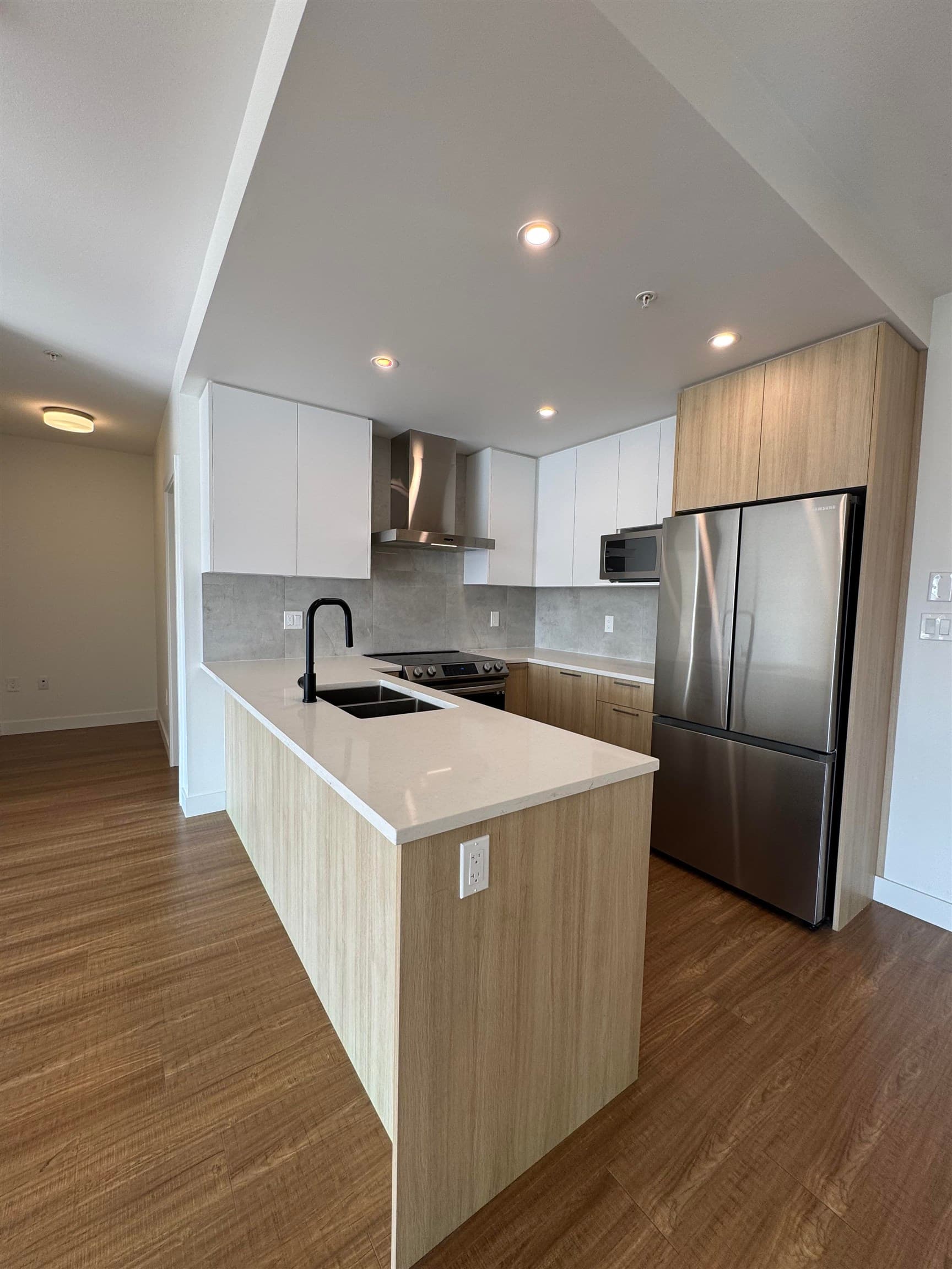 202 - 31940 Raven Avenue, Mission, V2V 0L1 — photo 2
