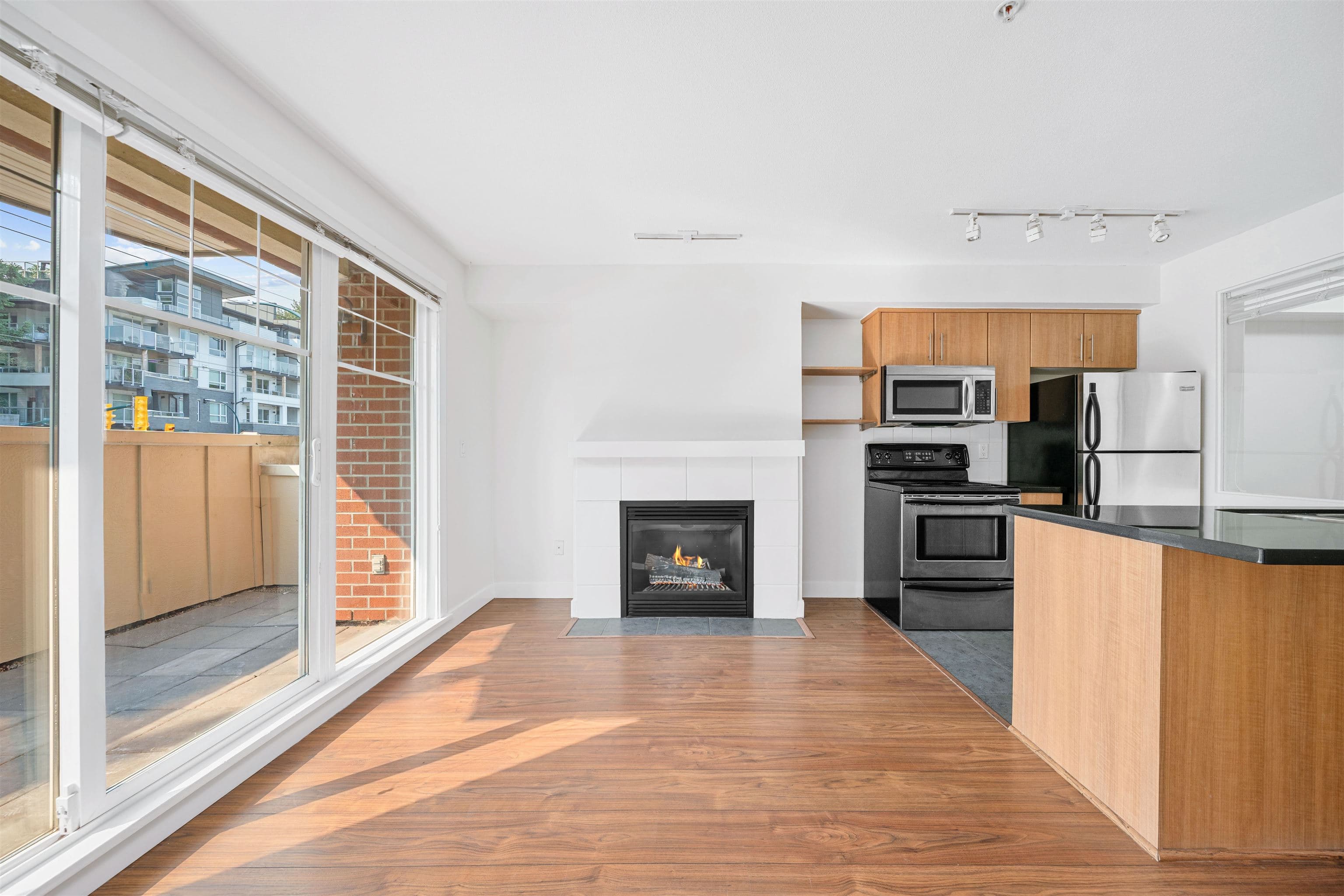 203 - 3240 St Johns Street, Port Moody, V3H 0C1 — photo 3