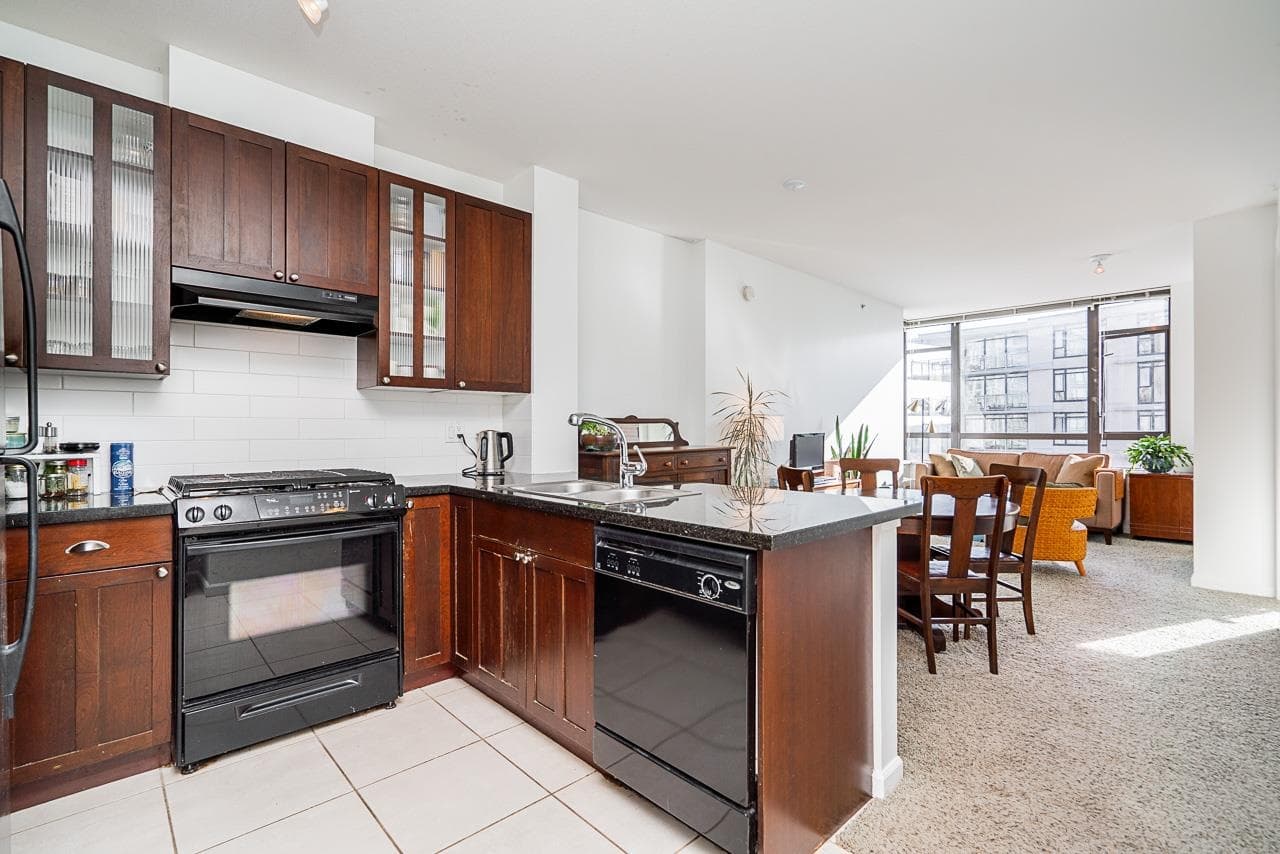 1004 - 170 W 1st Street, North Vancouver, V7M 3P2 — photo 4
