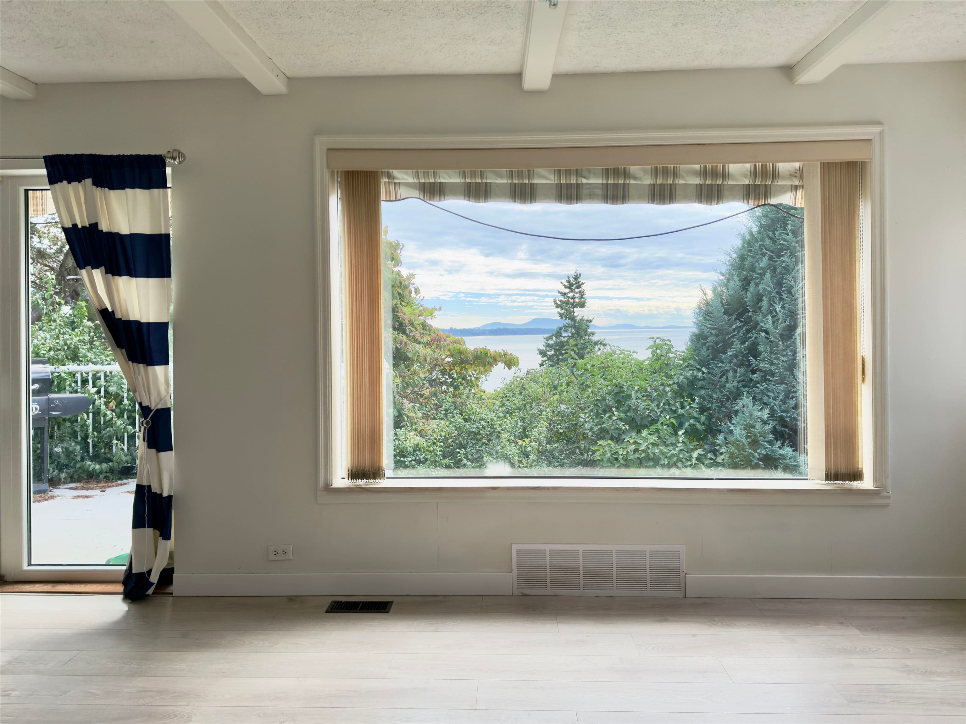 1352 Oxford Street, White Rock, V4B 3R2 — photo 5