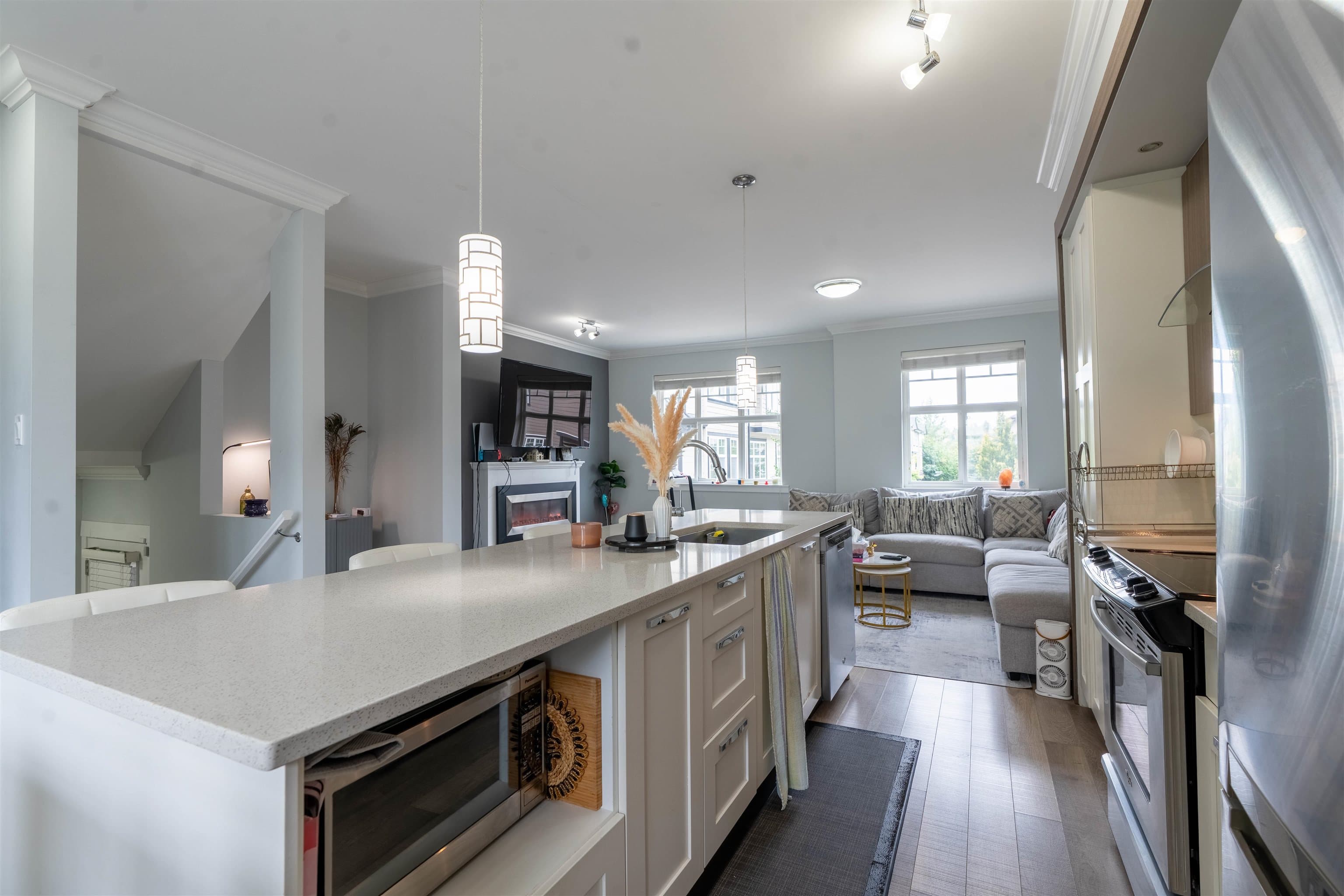 61 - 6350 142 Street, Surrey, V3X 1C8 — photo 4