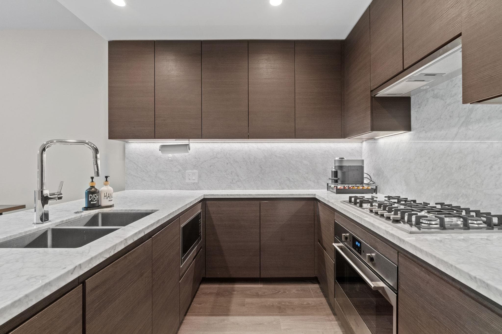 405 - 305 Morrissey Road, Port Moody, V3H 0M3 — photo 3
