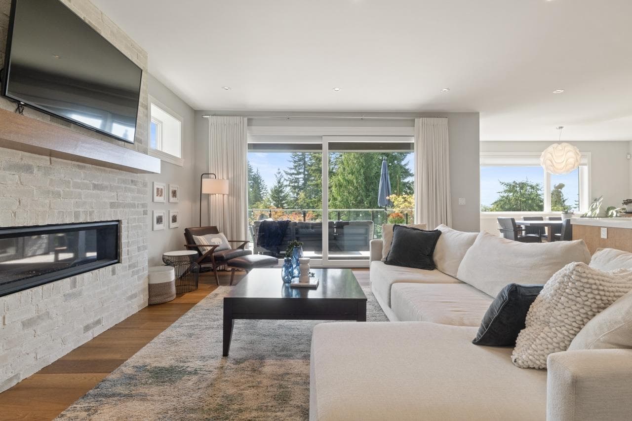 291 Monteray Avenue, North Vancouver, V7N 3E7 — photo 2