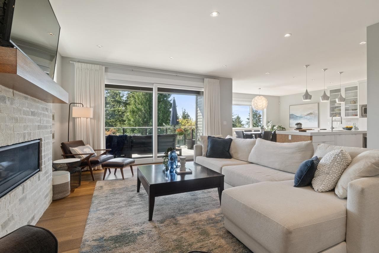 291 Monteray Avenue, North Vancouver, V7N 3E7 — photo 3