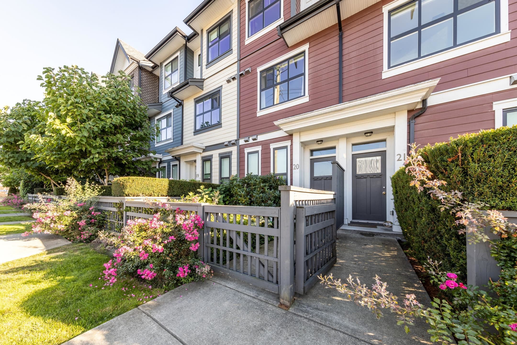 21 - 7039 Macpherson Avenue, Burnaby, V5J 4N4 — photo 3