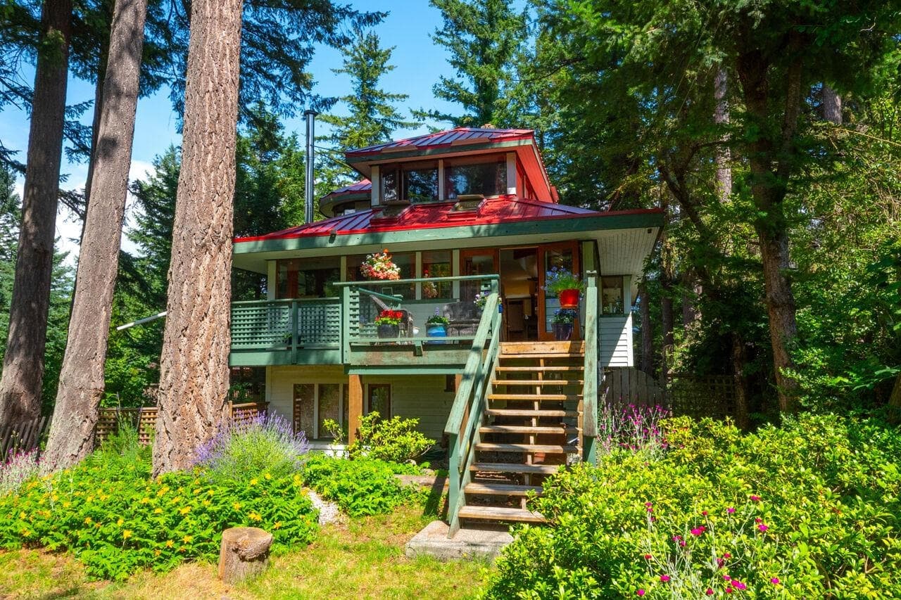1261 Eagle's Nest Road, Bowen Island — sold
