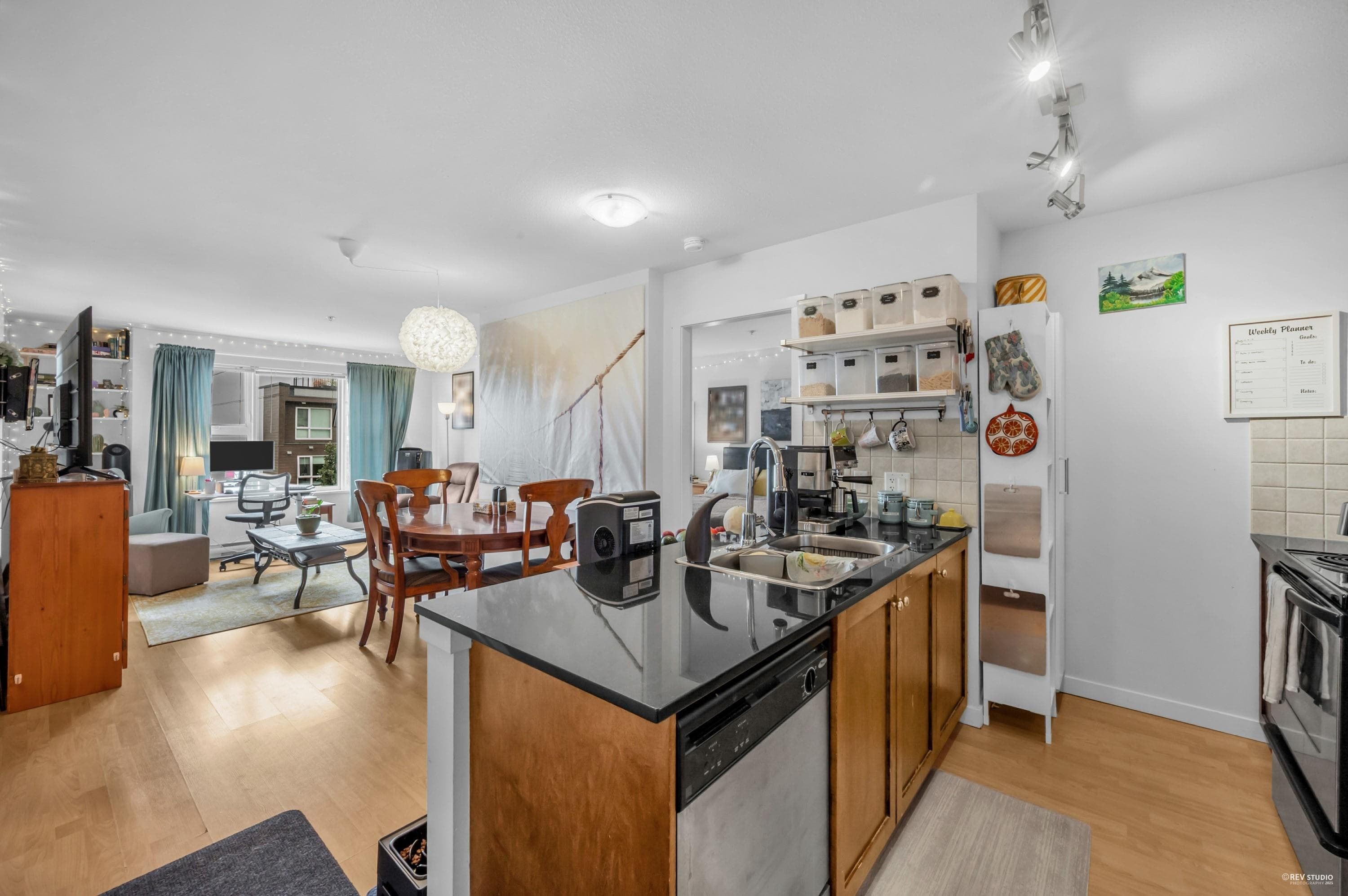 603 - 415 E Columbia Street, New Westminster, V3L 0B4 — photo 3