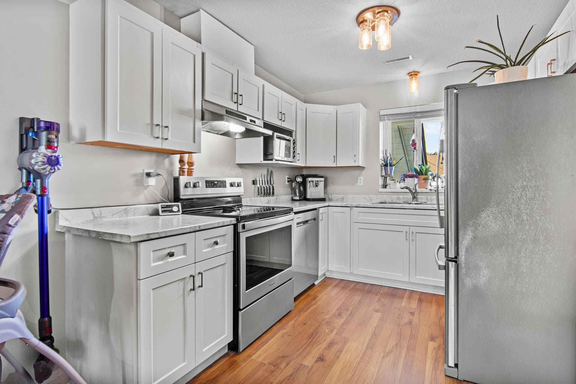 20 - 45435 Knight Road, Chilliwack, V2R 3E8 — photo 4