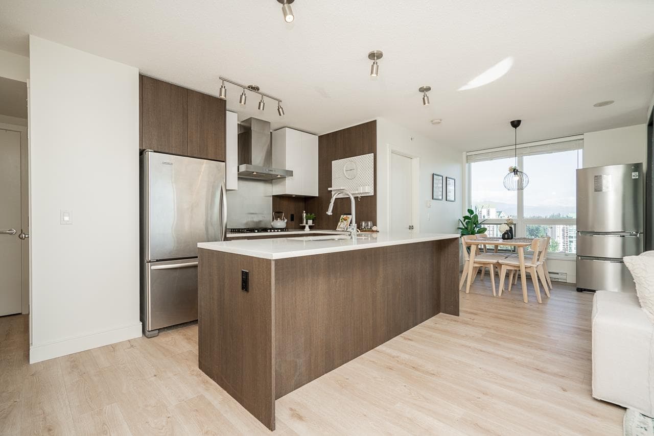 2203 - 3007 Glen Drive, Coquitlam, V3B 0L8 — photo 5